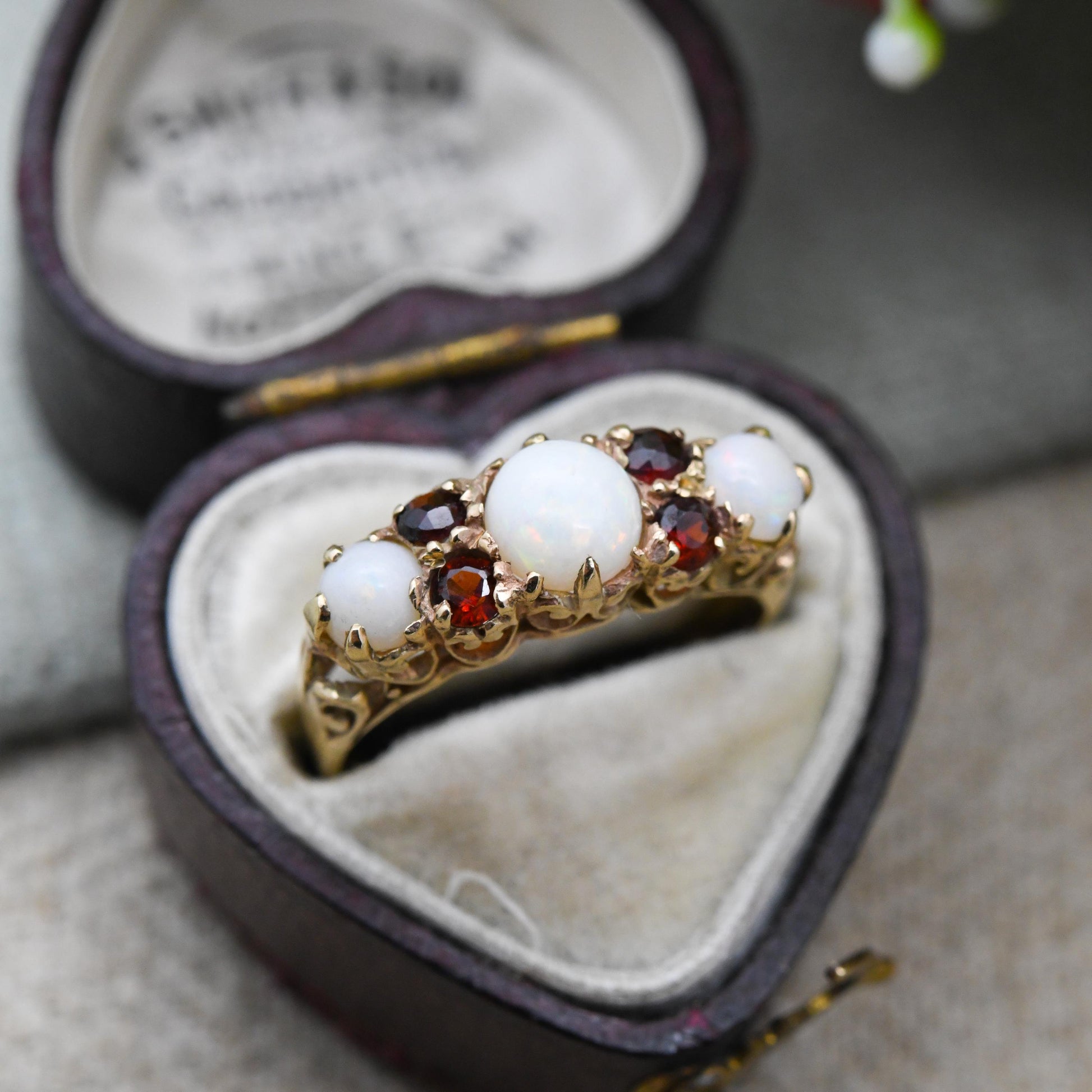 Vintage 9ct Gold Opal 3 Stone Ring with Garnet Accent Stones 1979 - Pretty Mid-Century Dress Ring | UK Size - L 1/2 | US Size - 6