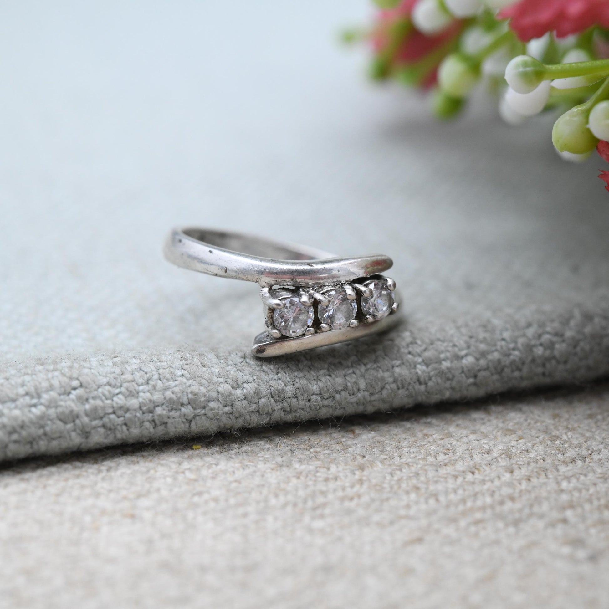 Vintage Sterling Silver CZ Bypass Three Stone Ring - Clear Gemstone Trilogy Ring | UK Size - L 1/2 | US Size - 6