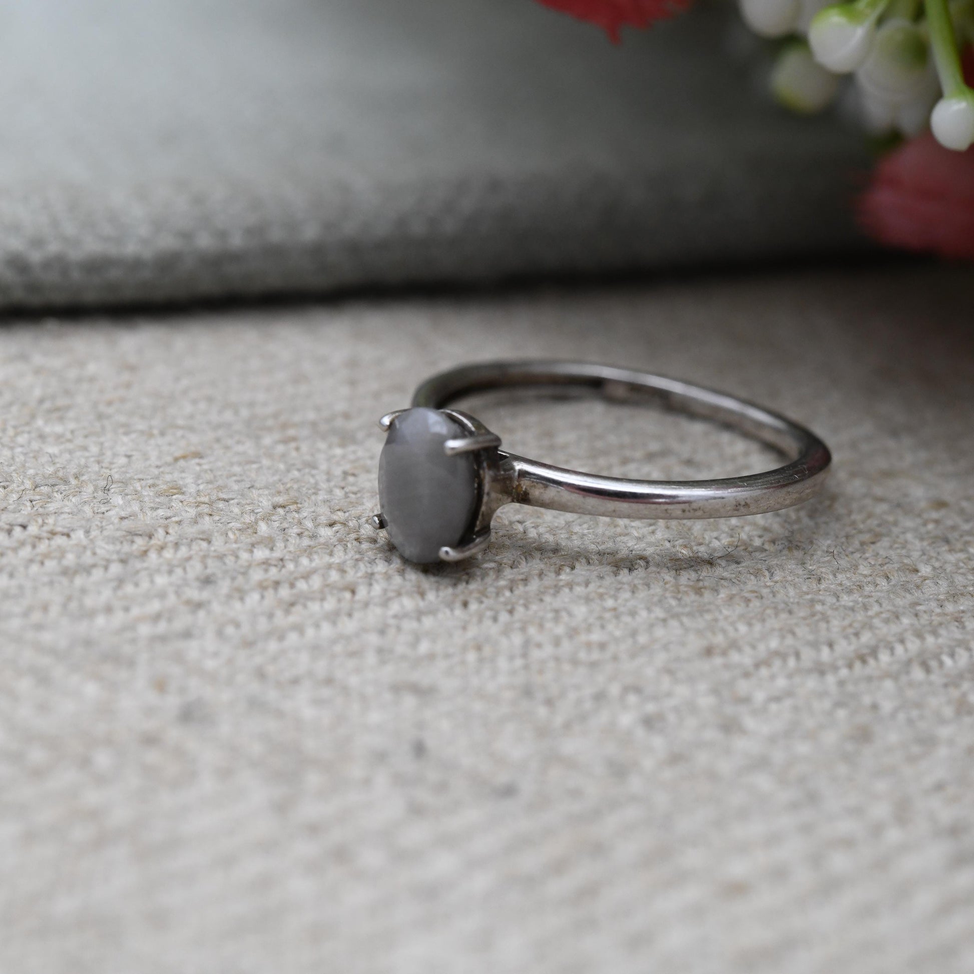 Vintage Sterling Silver Faceted Solitaire Ring - Oval Chatoyant Grey Stone Ring | UK Size - N 1/2 | US Size - 6 3/4