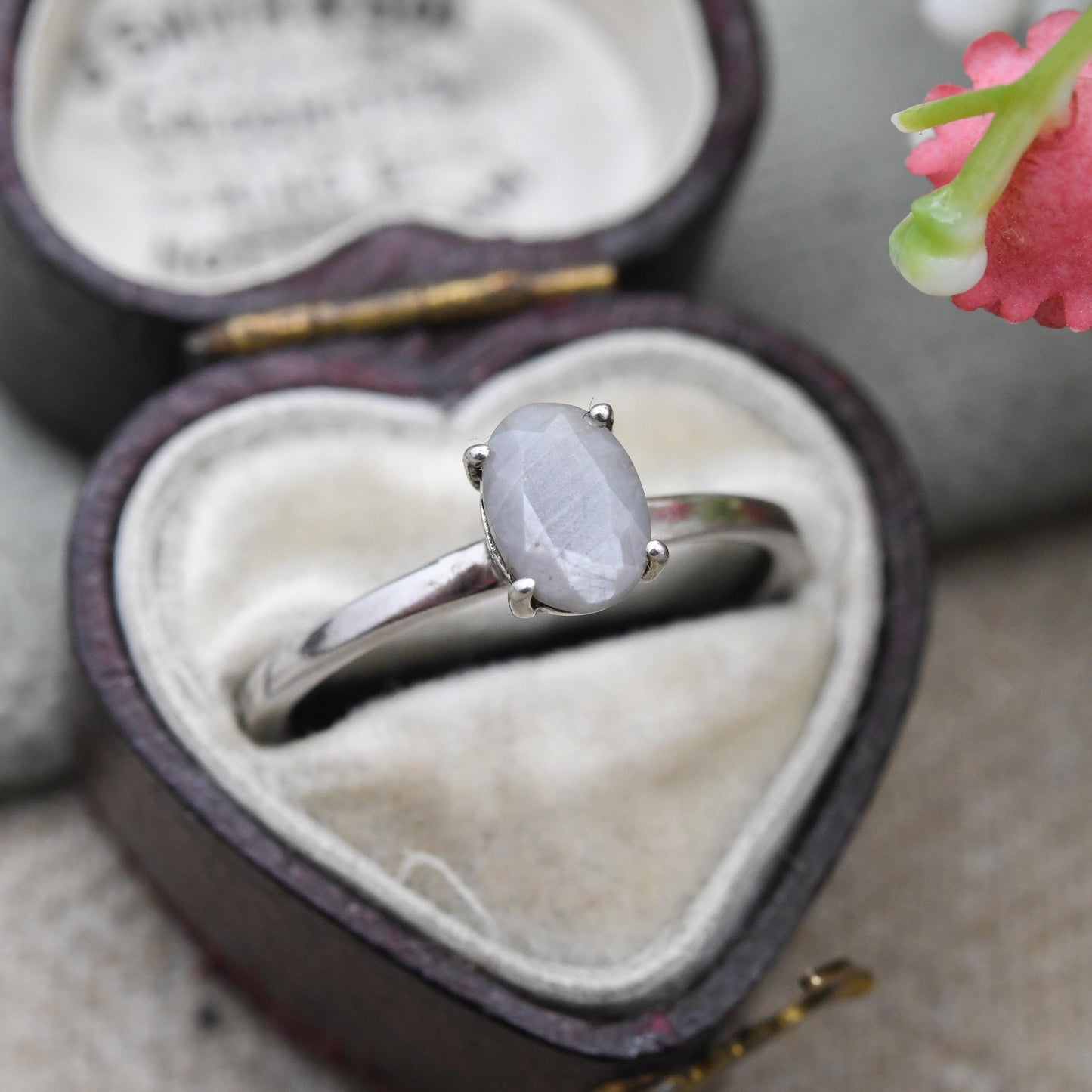Vintage Sterling Silver Faceted Solitaire Ring - Oval Chatoyant Grey Stone Ring | UK Size - N 1/2 | US Size - 6 3/4