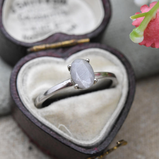 Vintage Sterling Silver Faceted Solitaire Ring - Oval Chatoyant Grey Stone Ring | UK Size - N 1/2 | US Size - 6 3/4