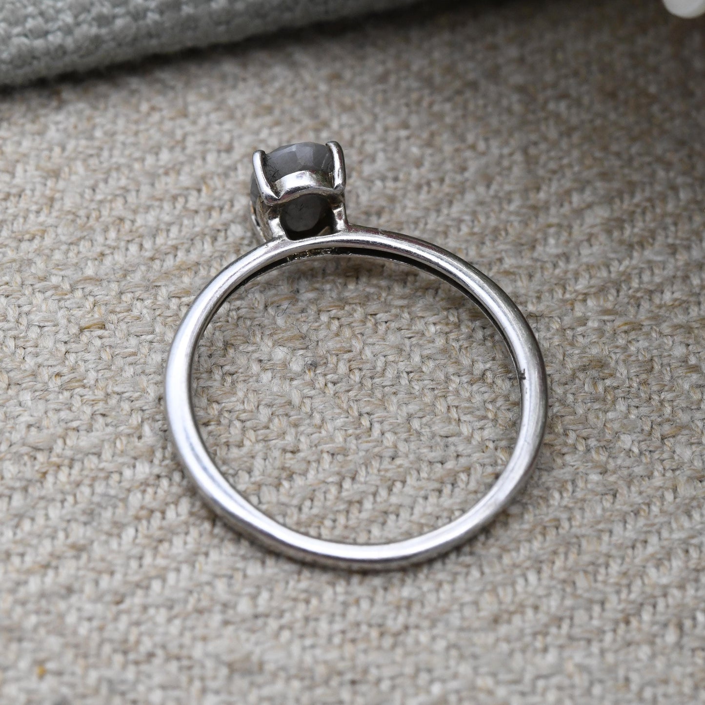 Vintage Sterling Silver Faceted Solitaire Ring - Oval Chatoyant Grey Stone Ring | UK Size - N 1/2 | US Size - 6 3/4