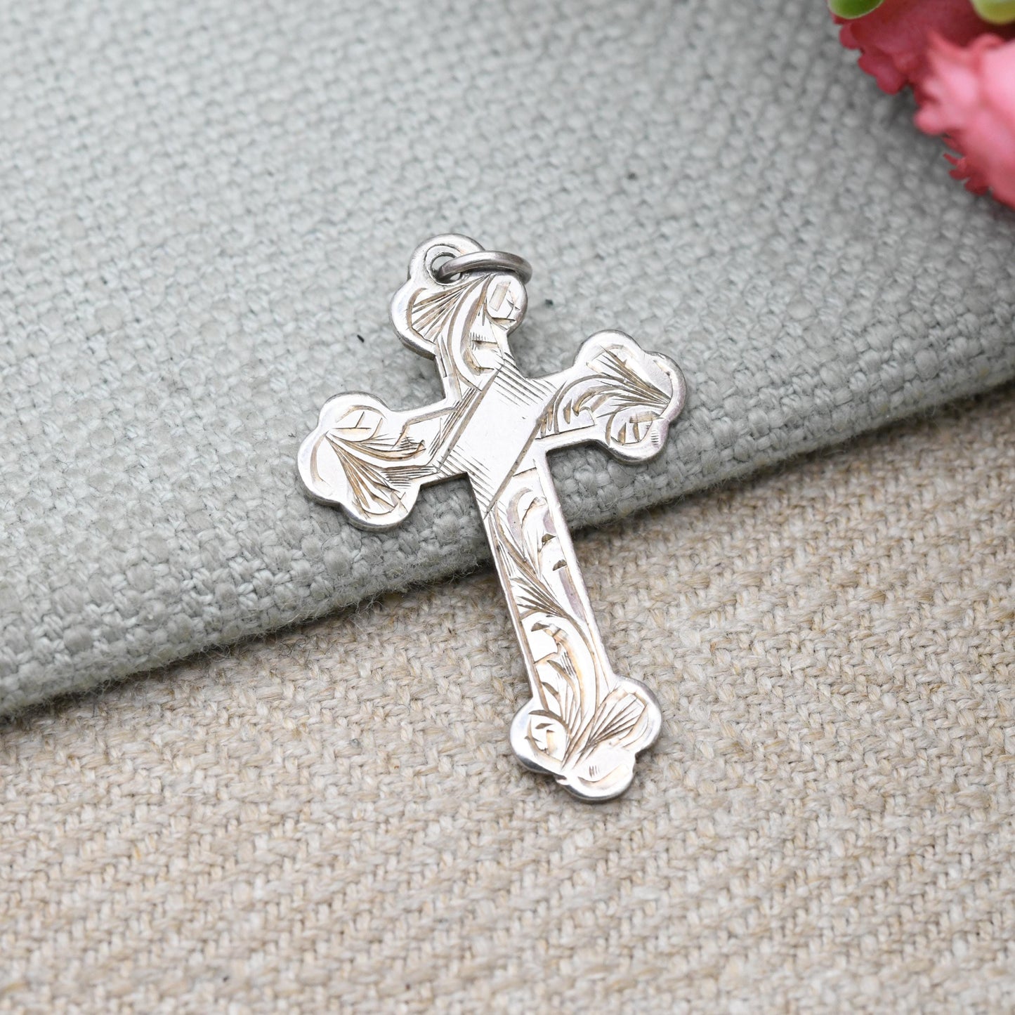 Vintage Sterling Silver Cross Pendant - Trefoil Floral Etching Design | Cross Bottony | Gift for Christian Pendant Baptism Christening