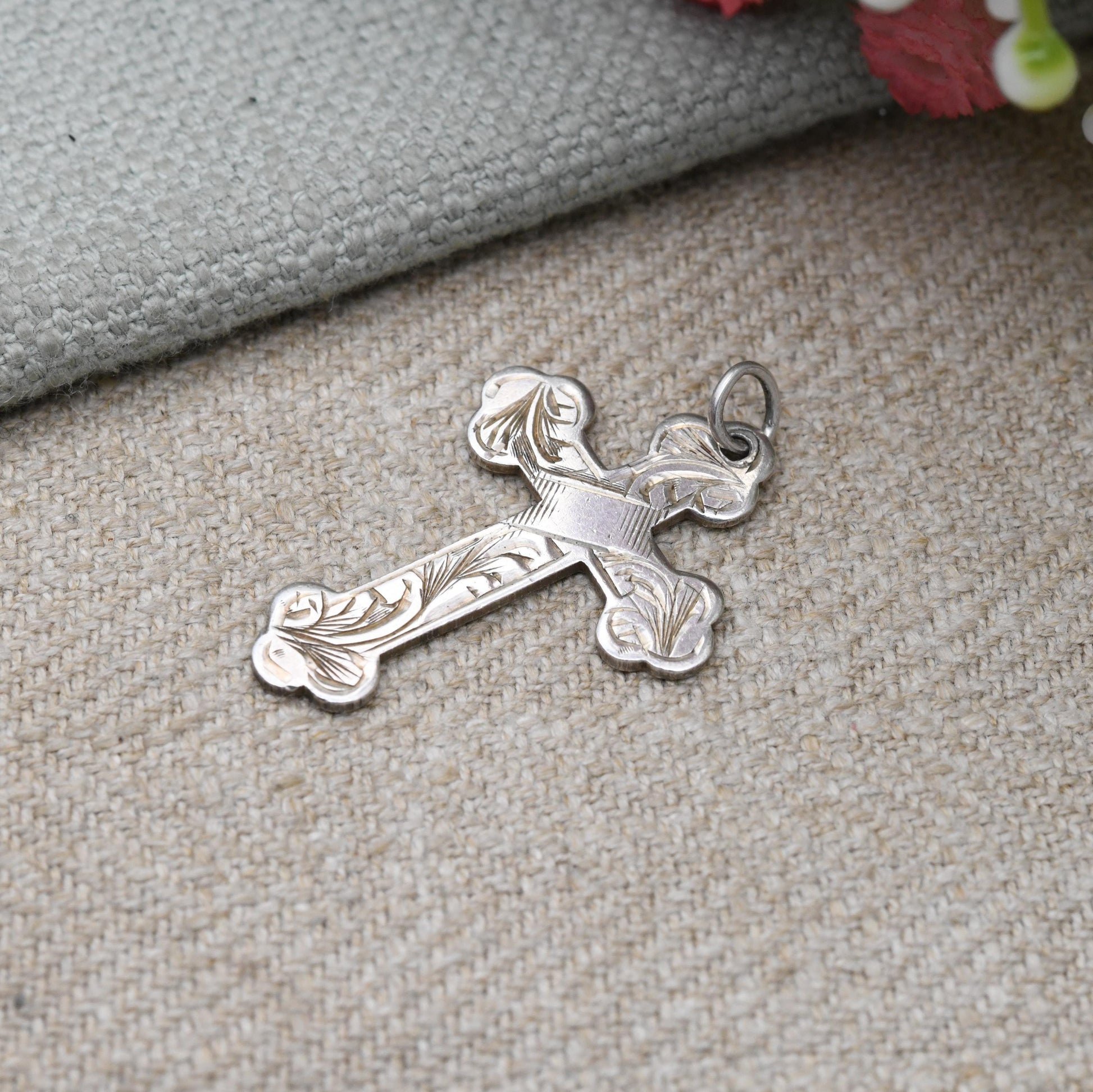 Vintage Sterling Silver Cross Pendant - Trefoil Floral Etching Design | Cross Bottony | Gift for Christian Pendant Baptism Christening