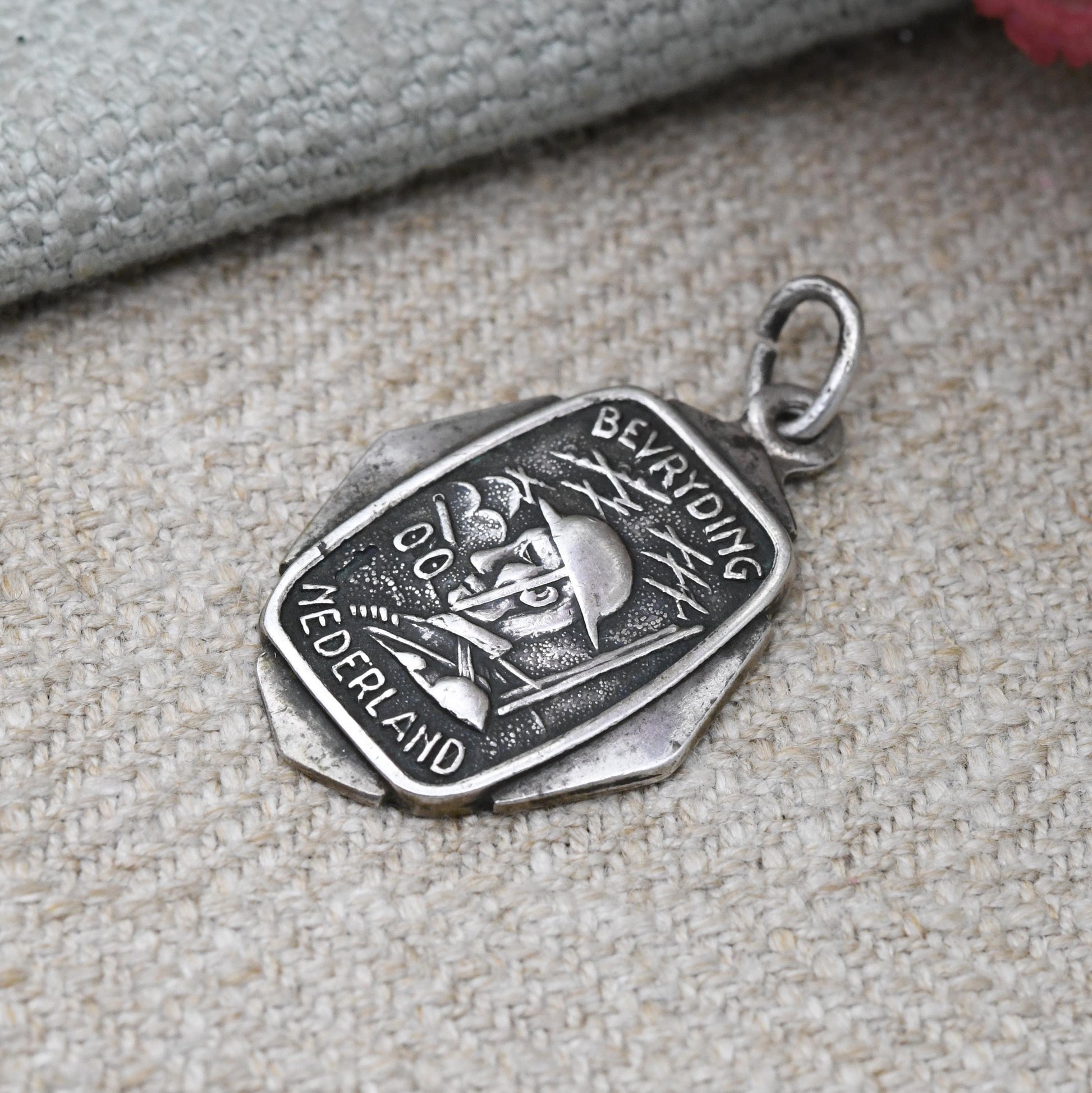 Vintage Silver Liberation of the Netherlands 1945 Medal Pendant - Bevryding Nederland | WW2 Dutch Liberty | Military Memorabilia