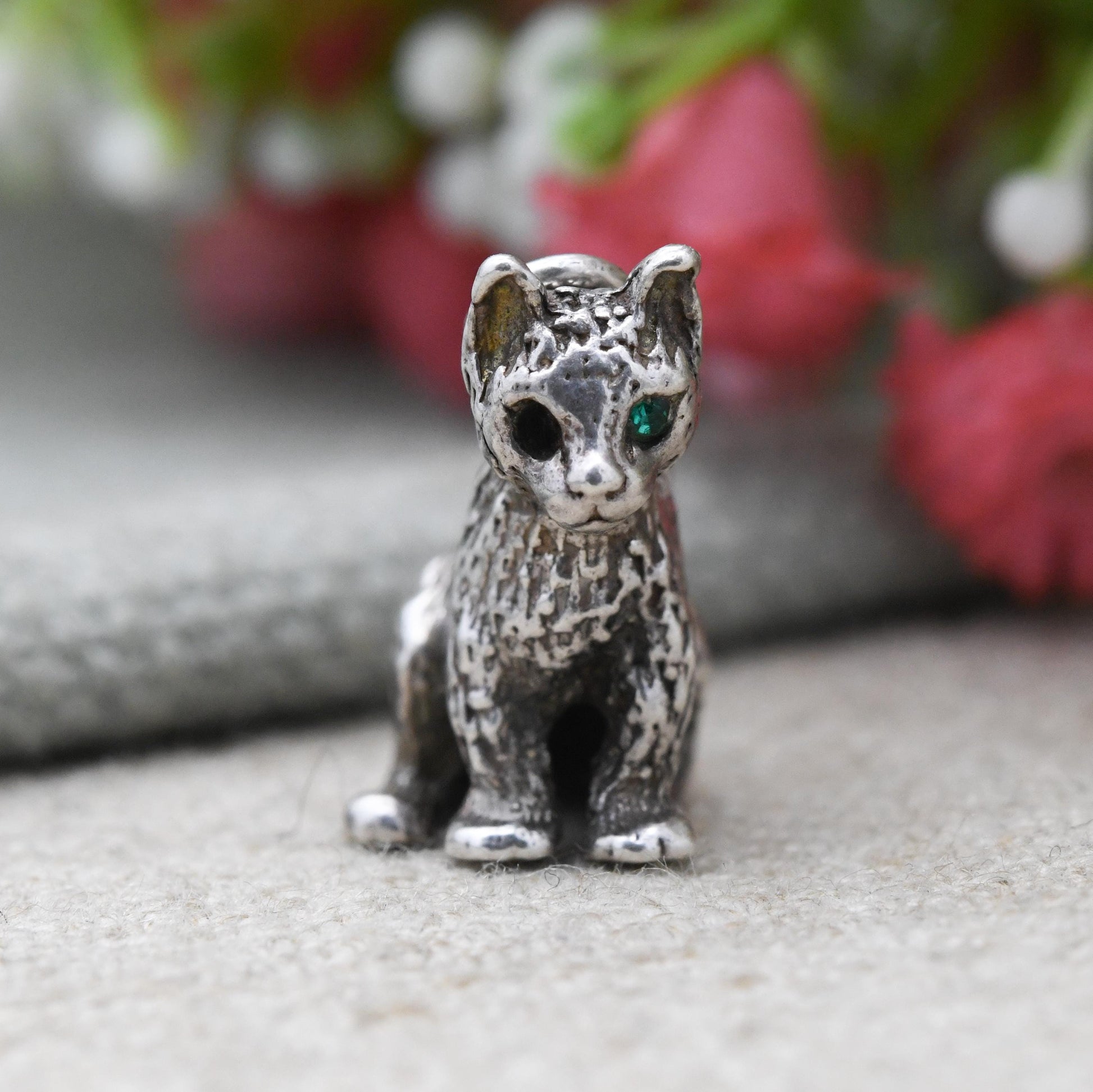 Vintage Sterling Silver Cat Charm with Green Eye - Crouching Feline Pendant | Vintage Animal Jewellery | Gift for Charm Bracelet Chain
