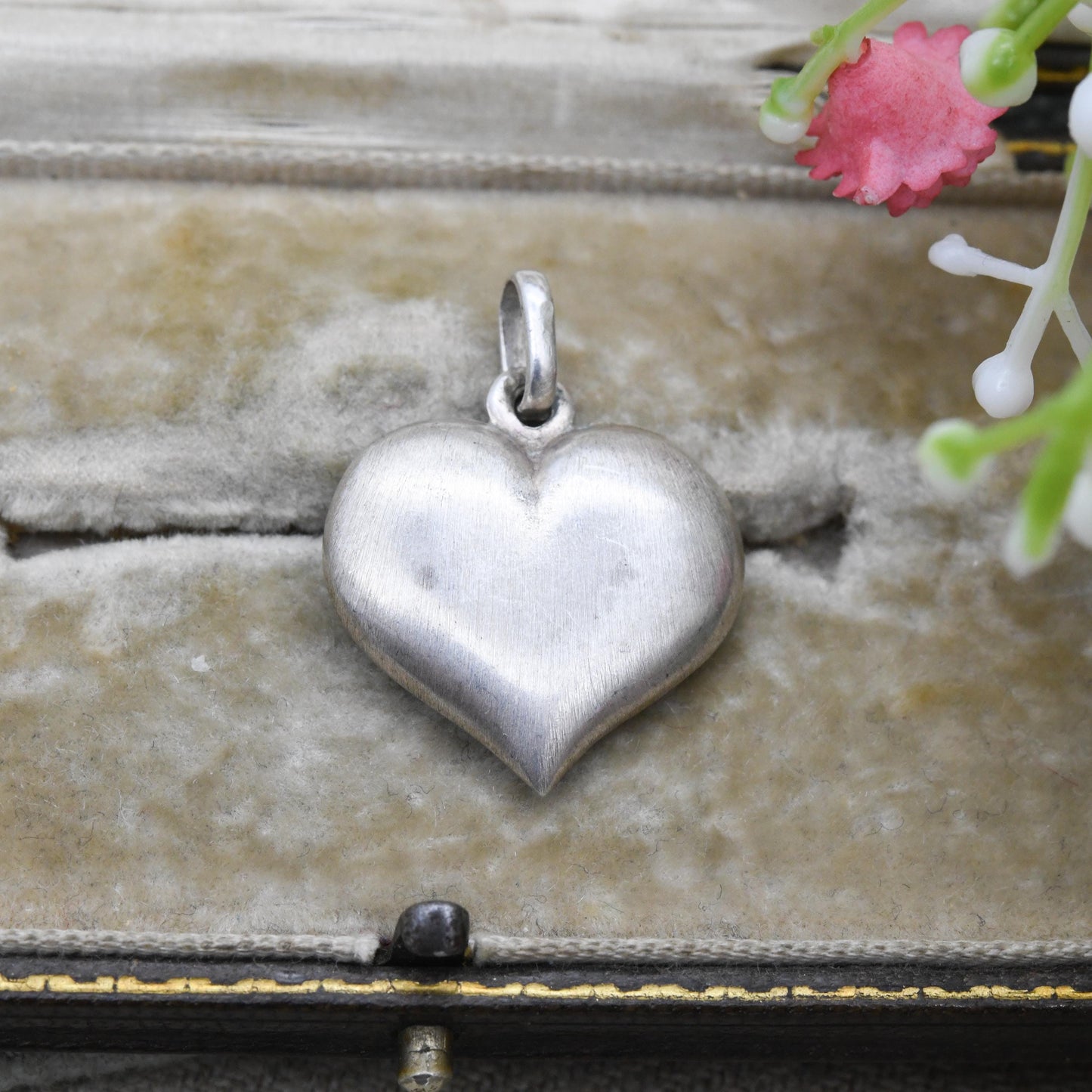 Vintage European Silver Puff Heart Pendant - Romantic Love Heart Gift for Her Necklace Chain