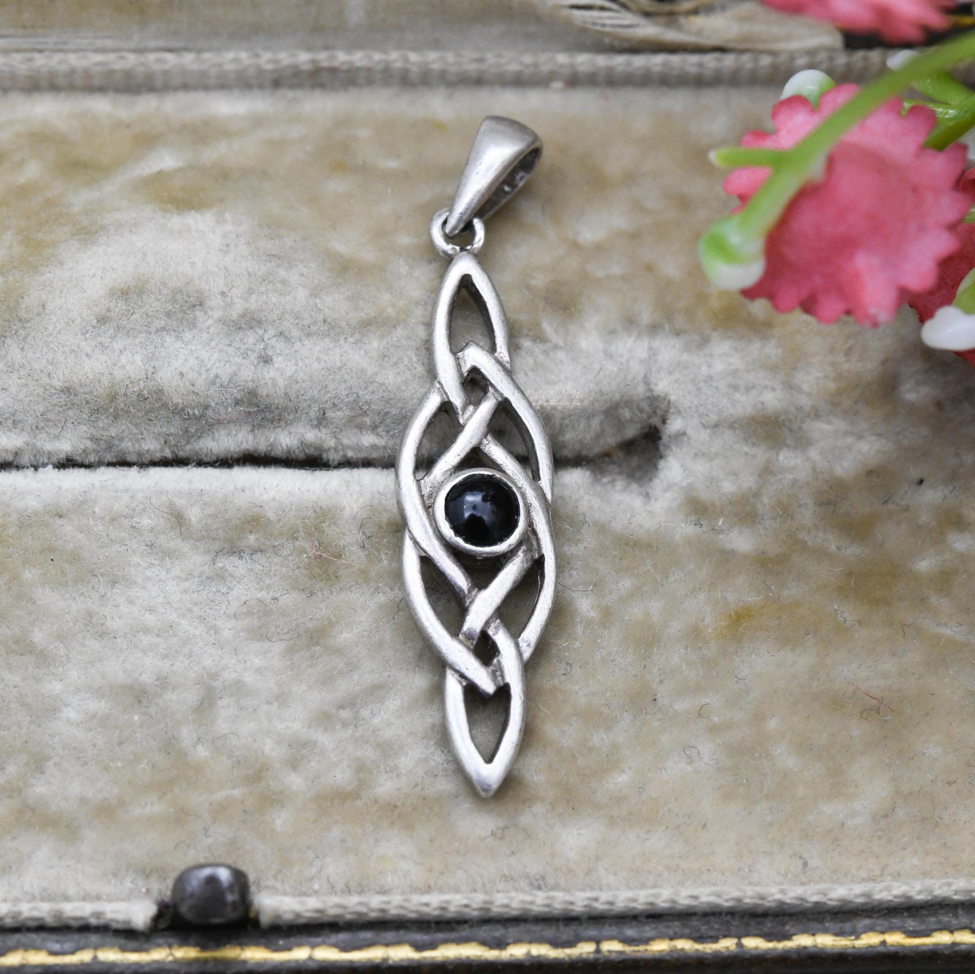 Vintage Sterling Silver Onyx Celtic Knot Pendant - Black Gemstone Jewellery | Small Openwork Pendant for Charm Necklace