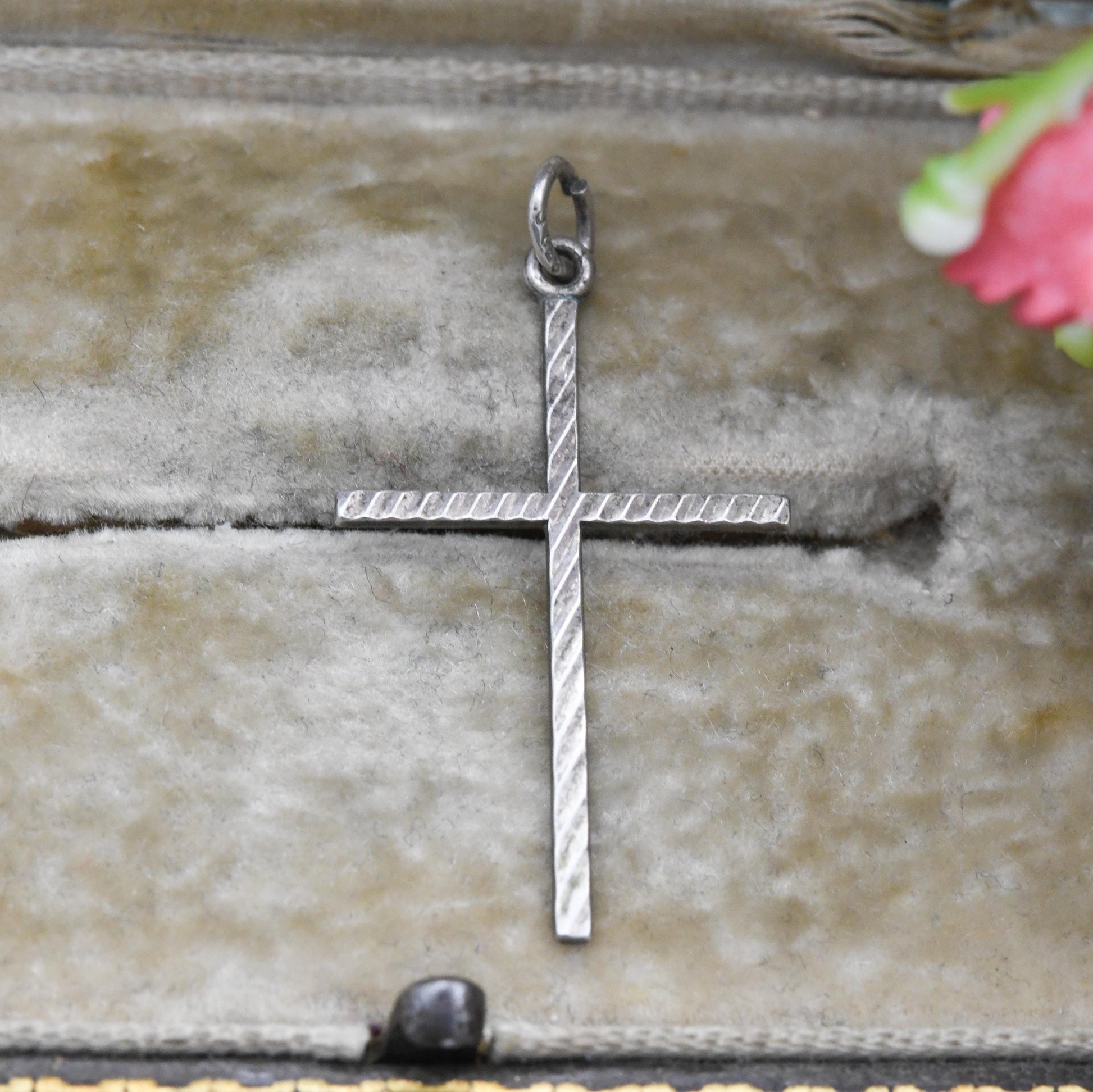 Vintage Sterling Silver Ridged Cross Pendant - Religious Gift for Christian Necklace
