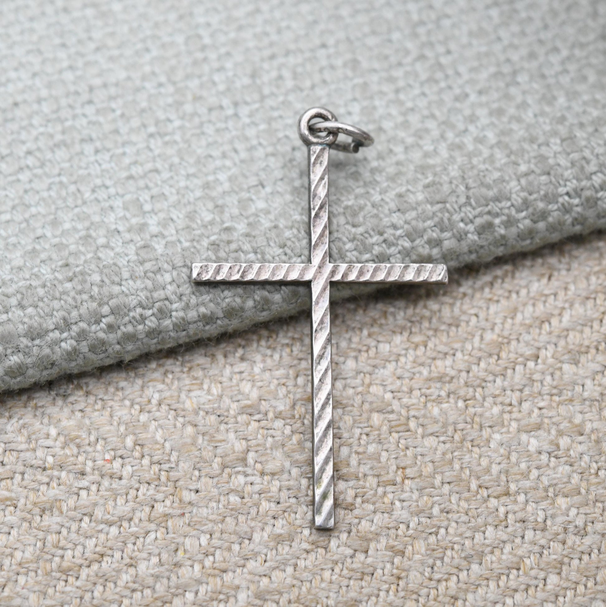 Vintage Sterling Silver Ridged Cross Pendant - Religious Gift for Christian Necklace
