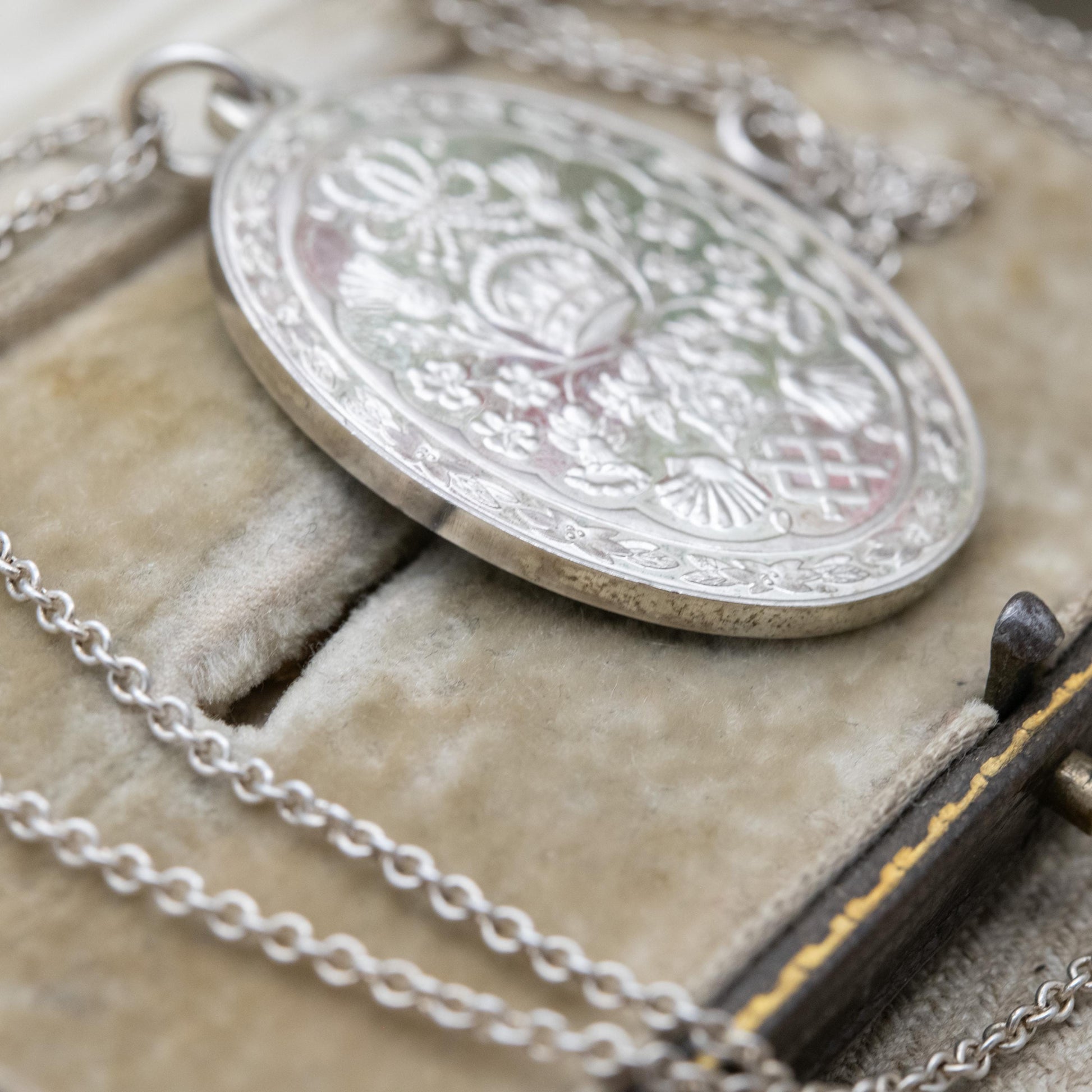 Vintage Sterling Silver Prince Charles & Lady Diana 1981 Medal Pendant - Franklin Mint Collectable Memorabilia | Wedding Commemorative