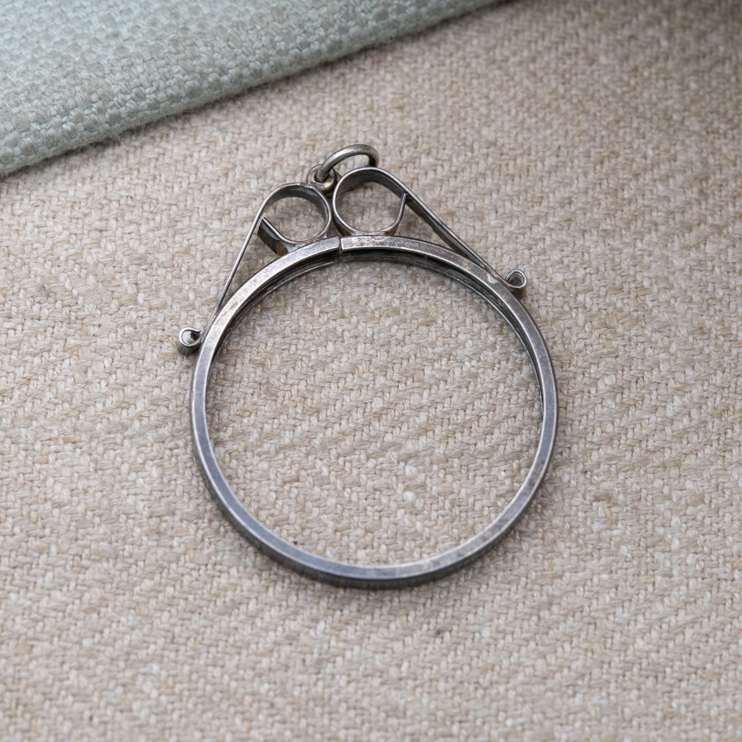 Vintage Sterling Silver Coin Mount Pendant 1970s – For Half Crown | Bold Setting | Retro Statement Jewellery | Ornate