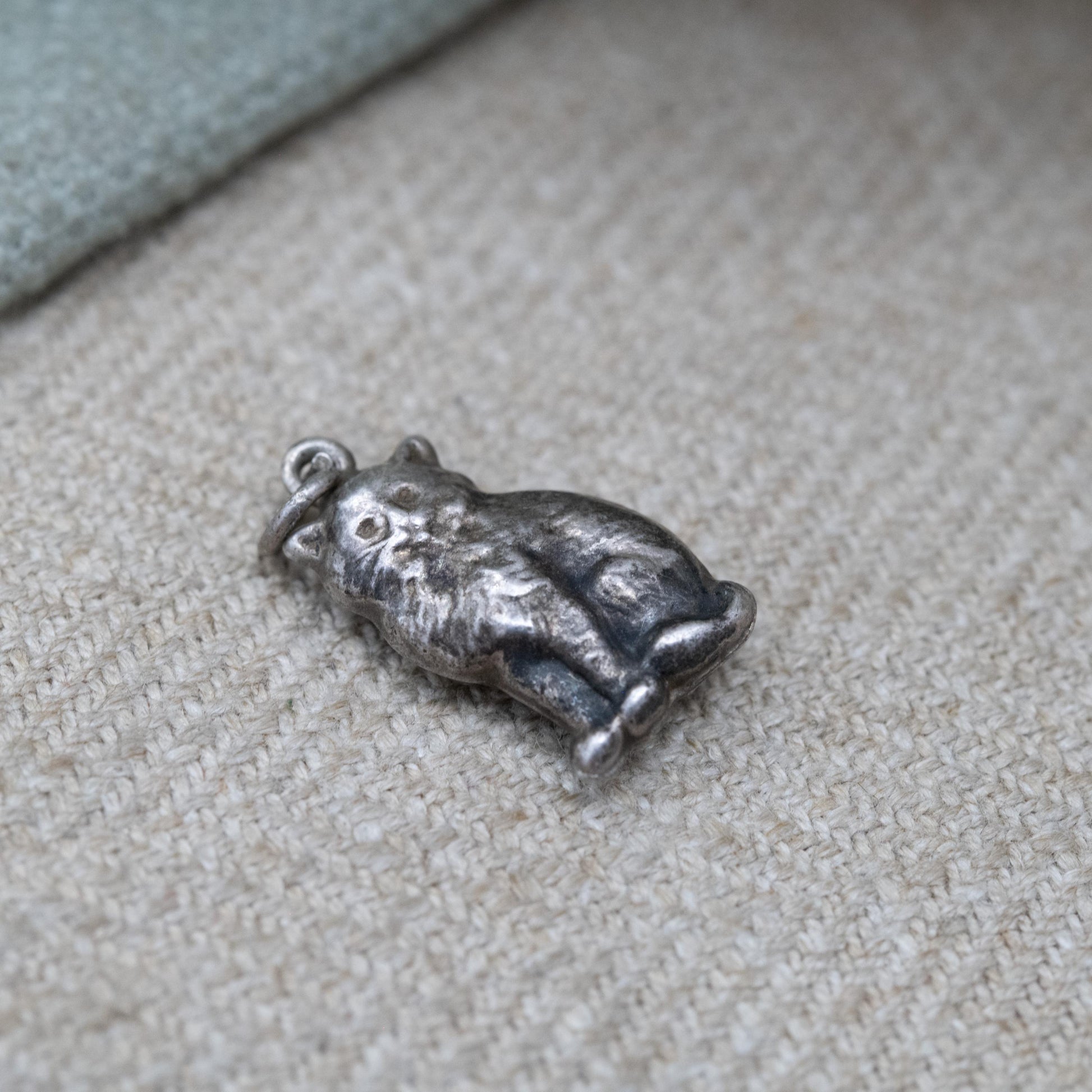 Vintage Sterling Silver Cat Charm Pendant - Novelty Animal Jewellery | Seated Sitting Cat