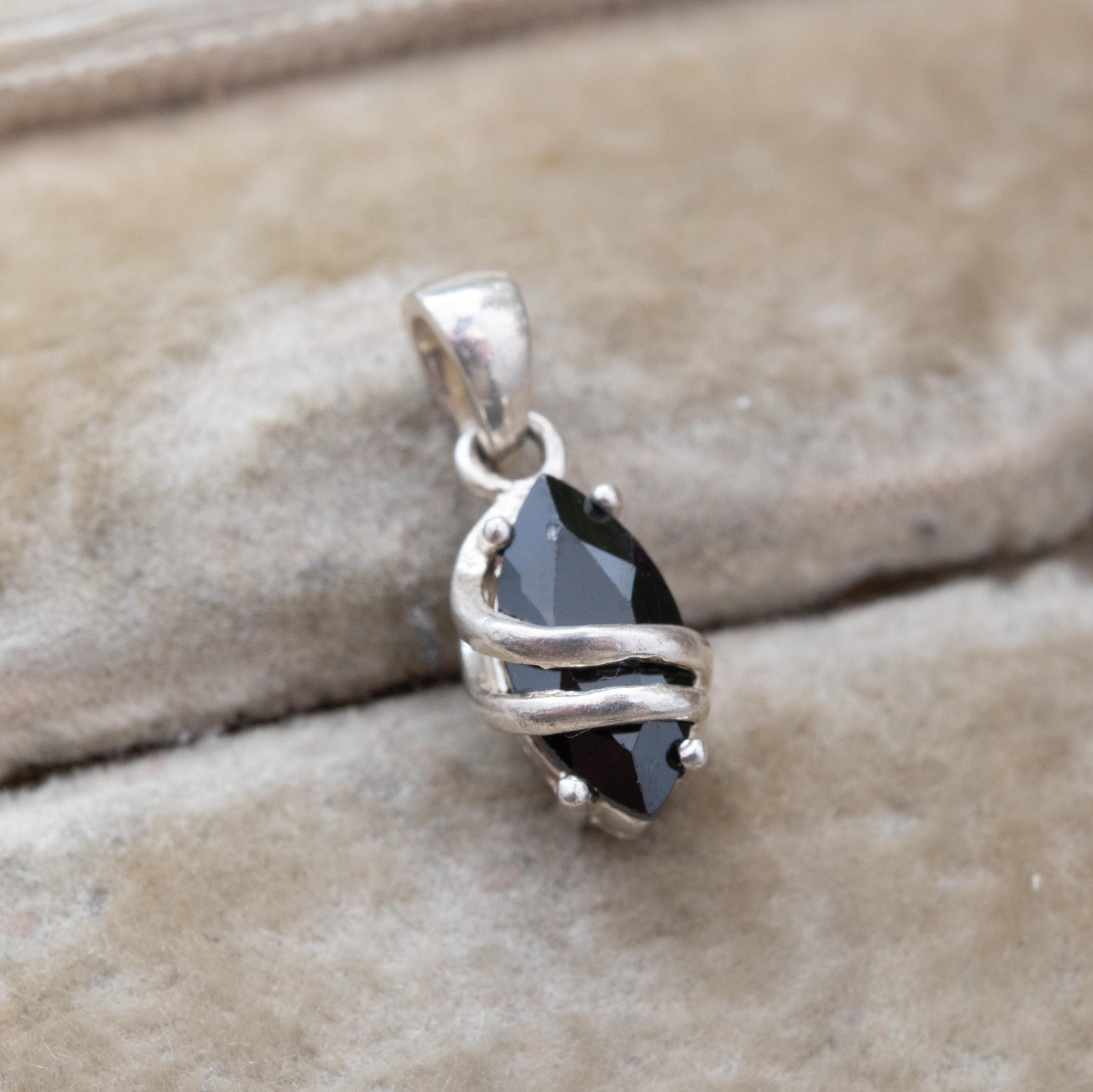Vintage Sterling Silver Black Stone Pendant - Cute Black and Openwork Silver Vine Charm for Necklace Stack | Gift for Her