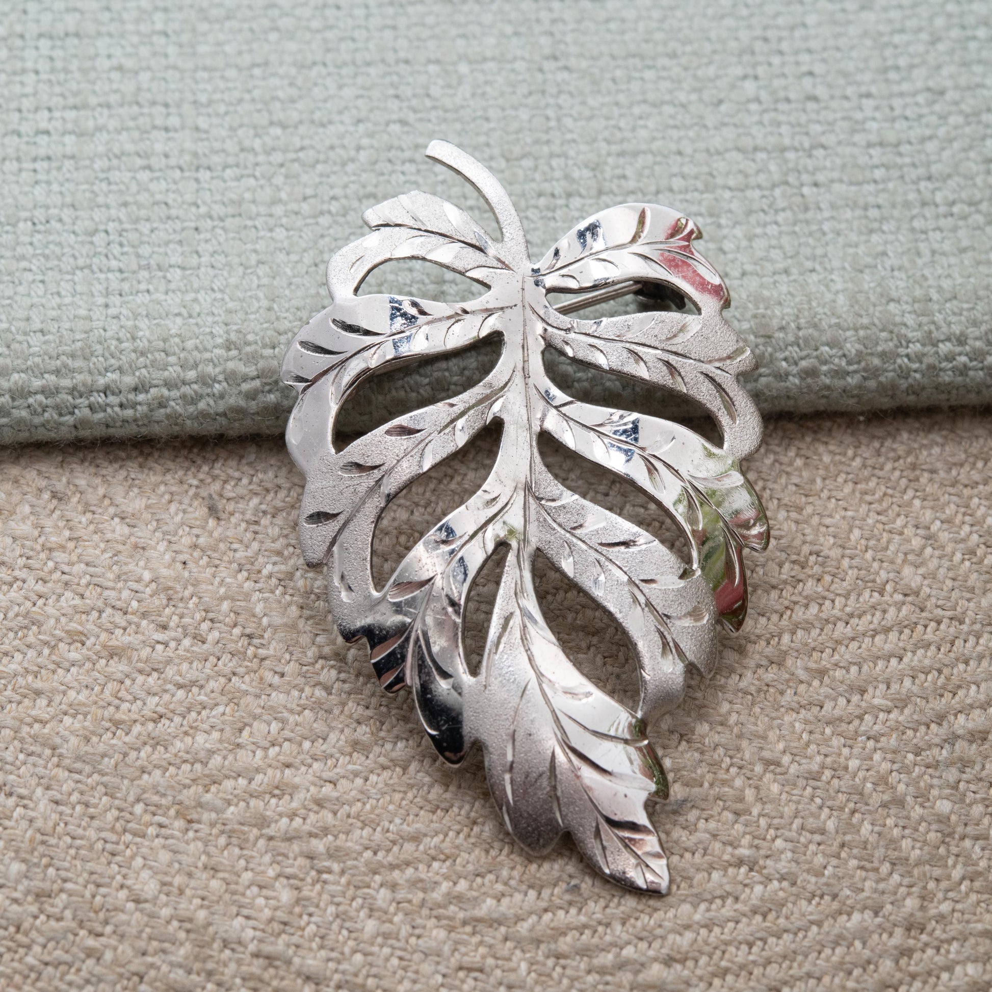 Vintage Ward Brothers Sterling Silver Leaf Brooch 1972 - Mid-Century Floral Designer Jewellery | Gift for Nature Lover