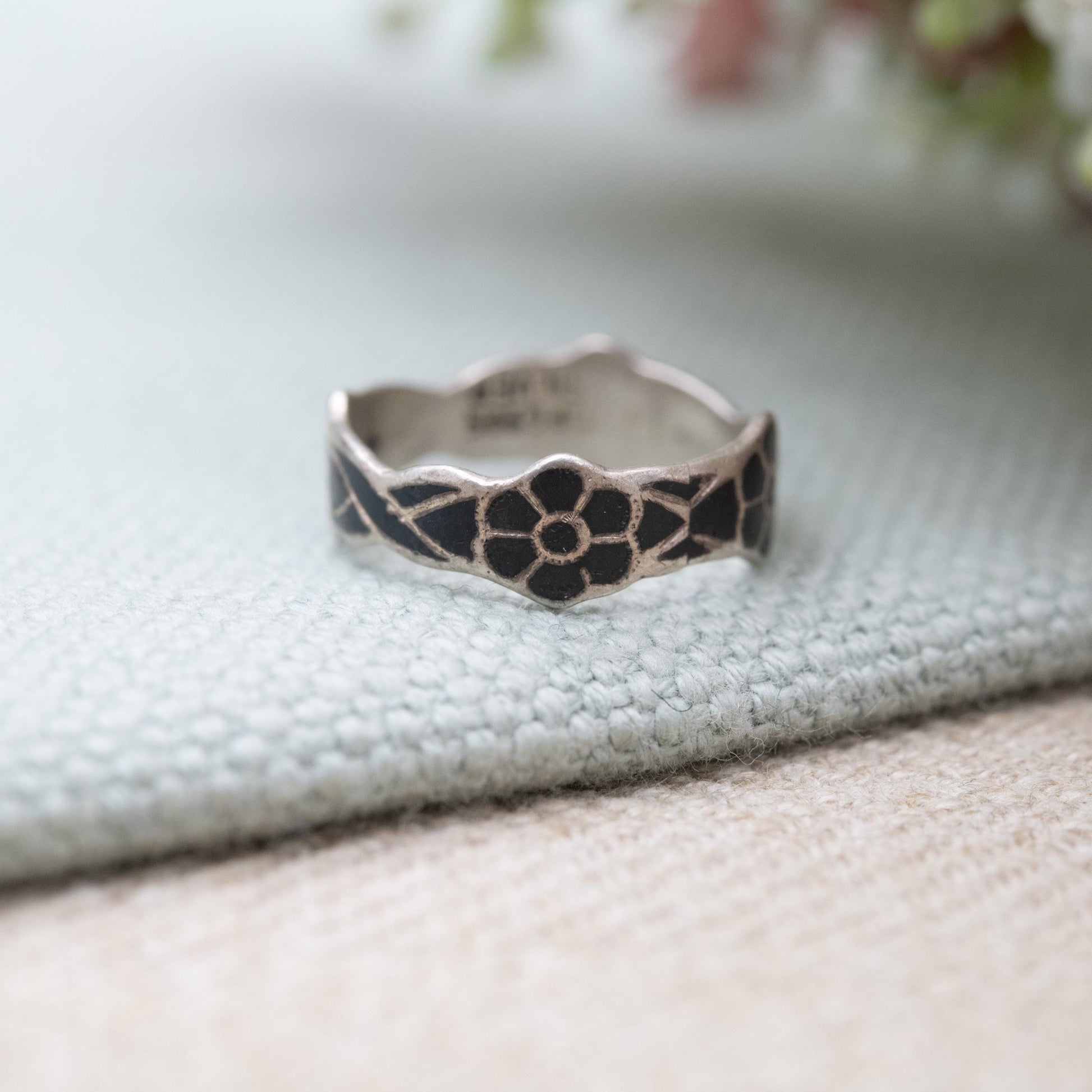 Vintage Sterling Silver Niello Siam Floral Ring - Thailand Enamel Flower | Siamese Silver | UK Size - K 1/2 |US Size - 5 1/2