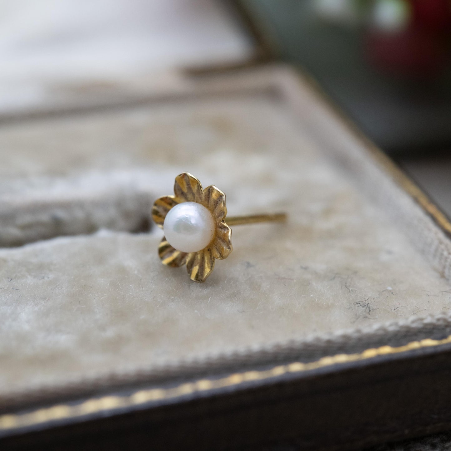 Single 9ct Gold Pearl Flower Stud Earring with UK Hallmarks 1978