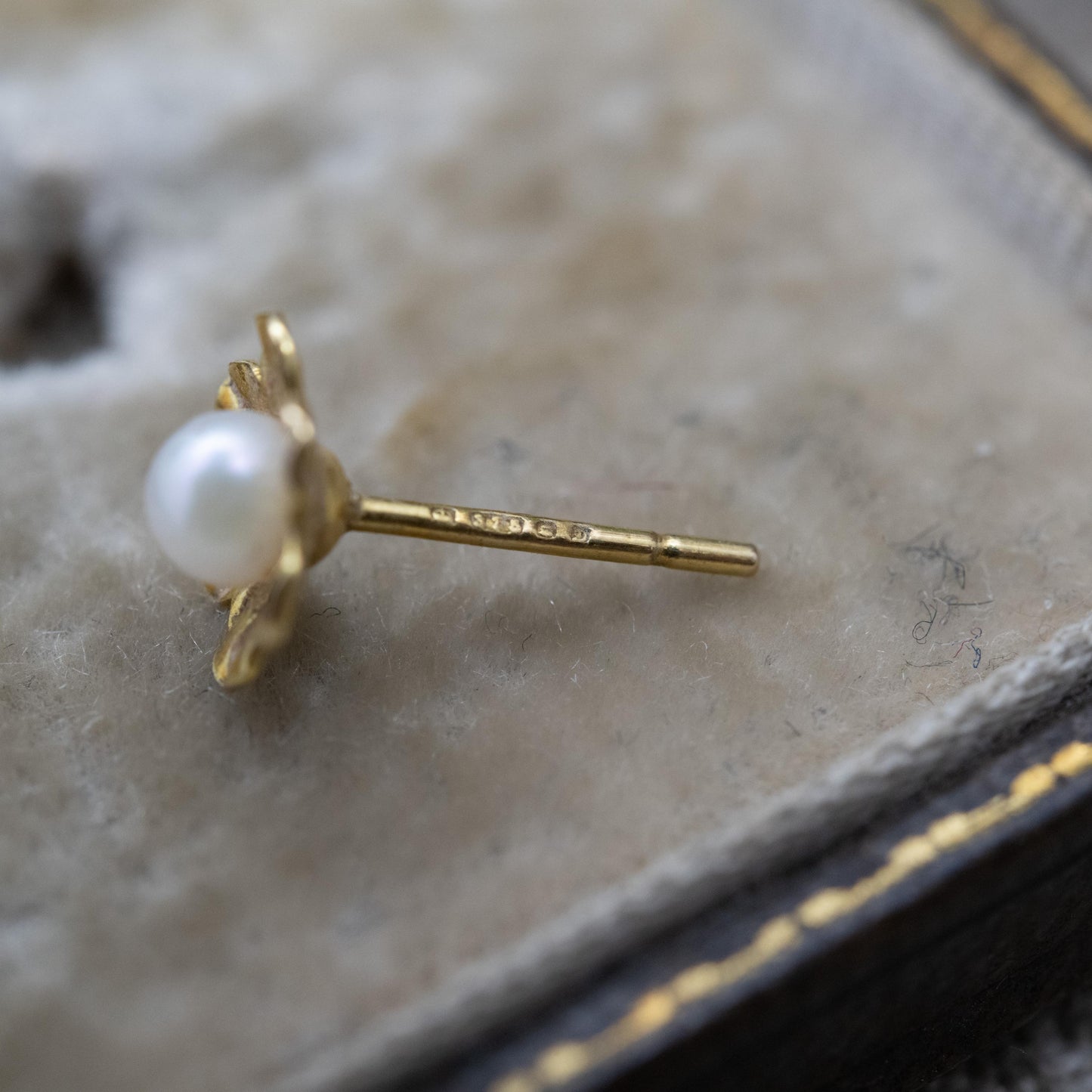 Single 9ct Gold Pearl Flower Stud Earring with UK Hallmarks 1978