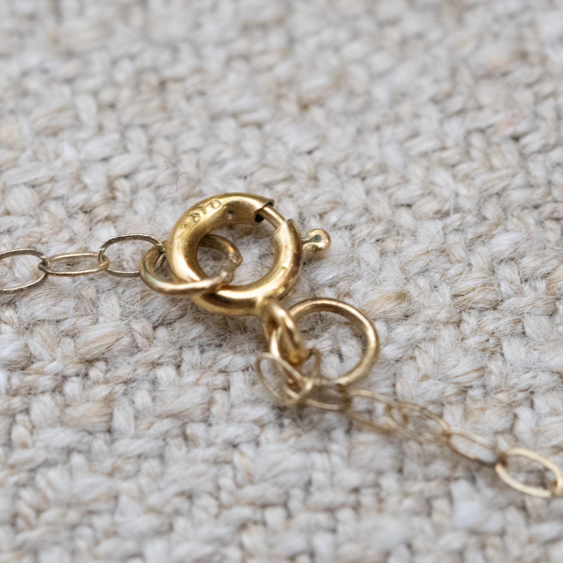 Vintage 9ct Gold Best Friend Pendant Necklace on Trace Chain - Pretty Solid Gold Necklace Charm Gift for Birthday