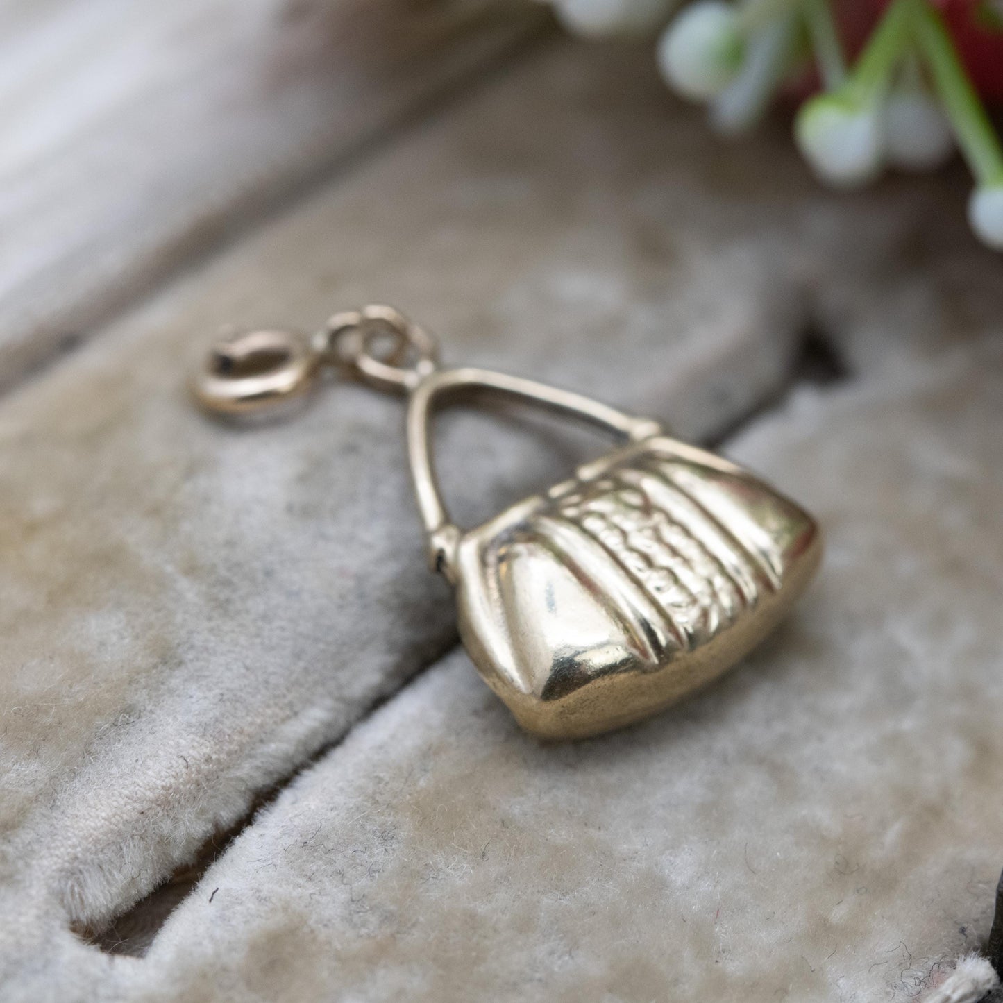 Vintage 9ct Gold Handbag Charm Pendant with Spring Ring Clip c. 2000s