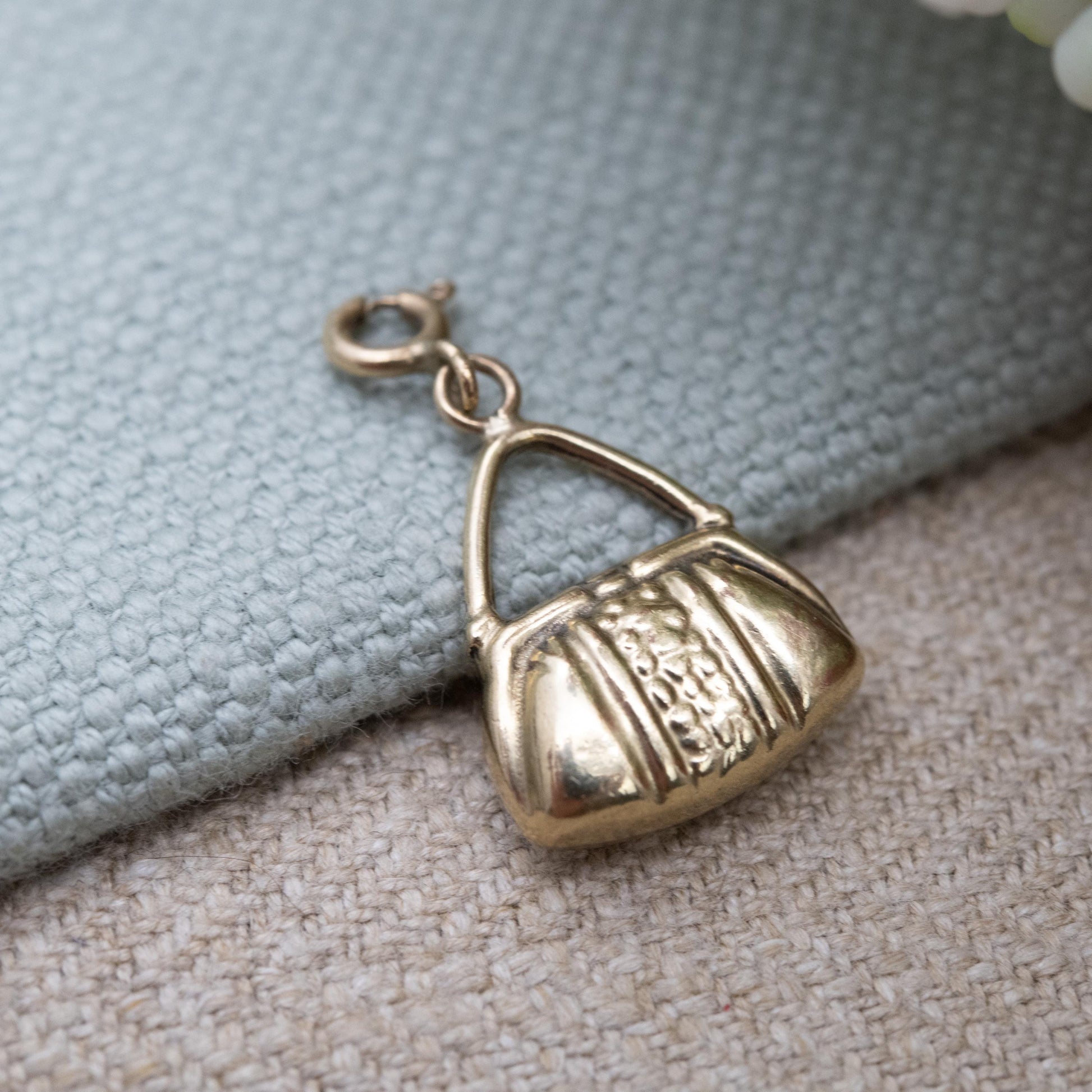 Vintage 9ct Gold Handbag Charm Pendant with Spring Ring Clip c. 2000s