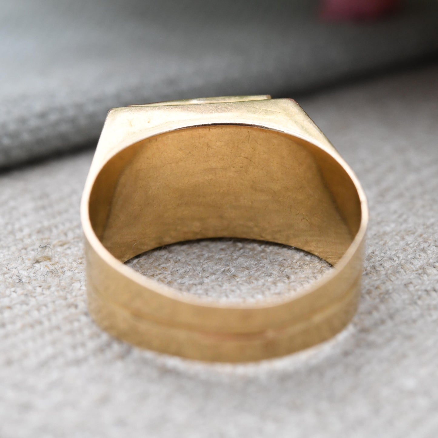 Vintage 18ct Gold Ruby Signet Ring with Square Faceted Stone - UK Size - T | US Size - 9 3/4