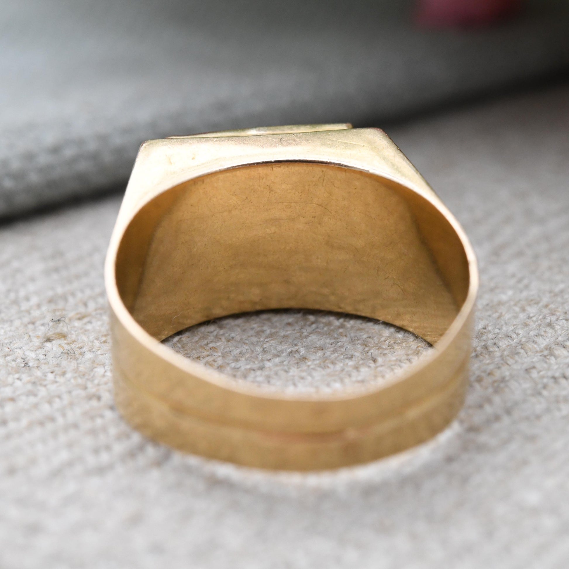 Vintage 18ct Gold Ruby Signet Ring with Square Faceted Stone - UK Size - T | US Size - 9 3/4