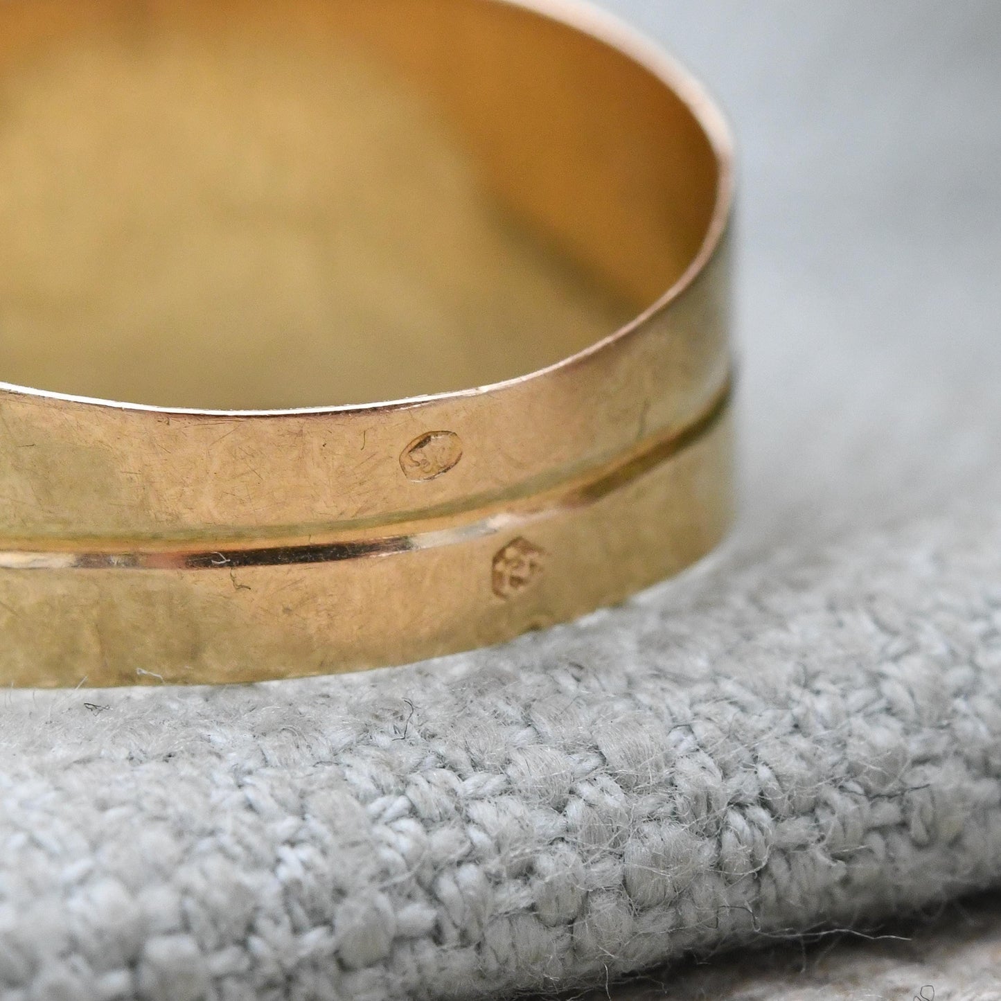 Vintage 18ct Gold Ruby Signet Ring with Square Faceted Stone - UK Size - T | US Size - 9 3/4