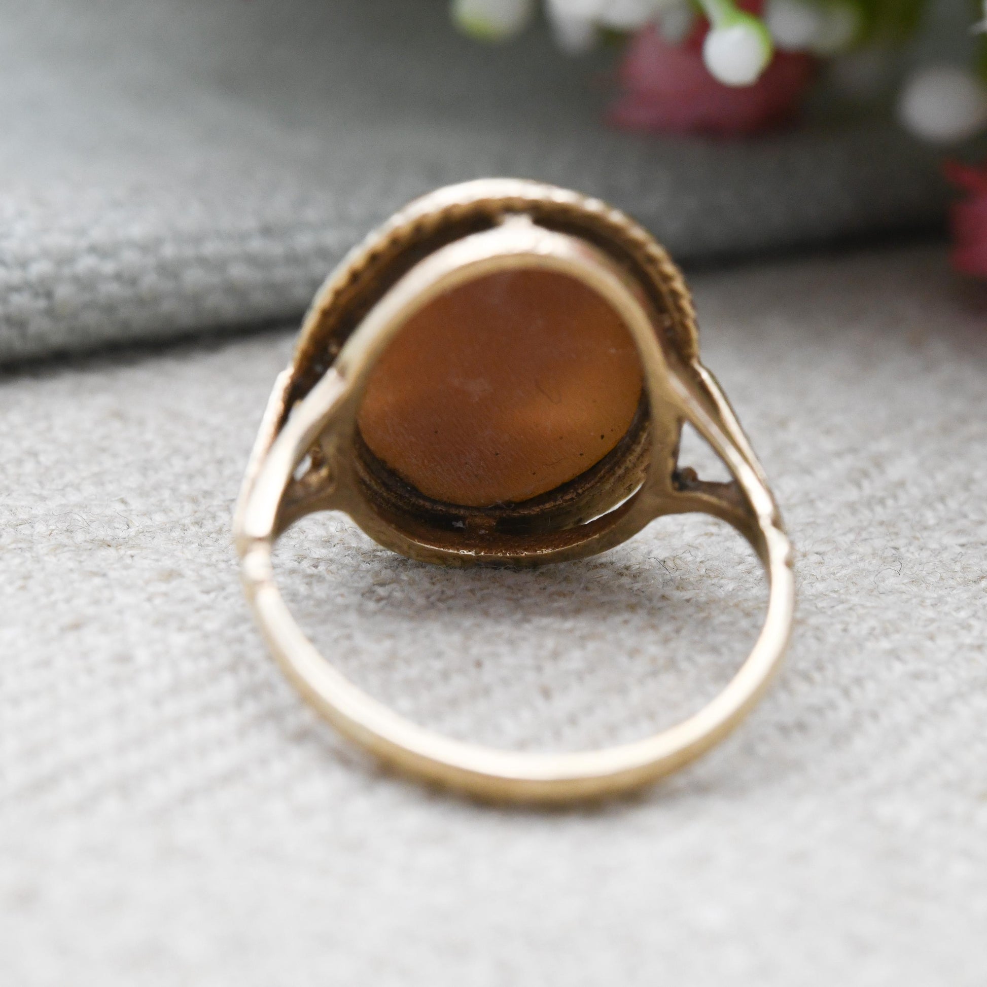 Vintage 9ct Gold Cameo Ring 1992 by Charles Lucas CL&S - Large Carved Shell Oval Portrait | UK Size - K | US Size - 5 1/2