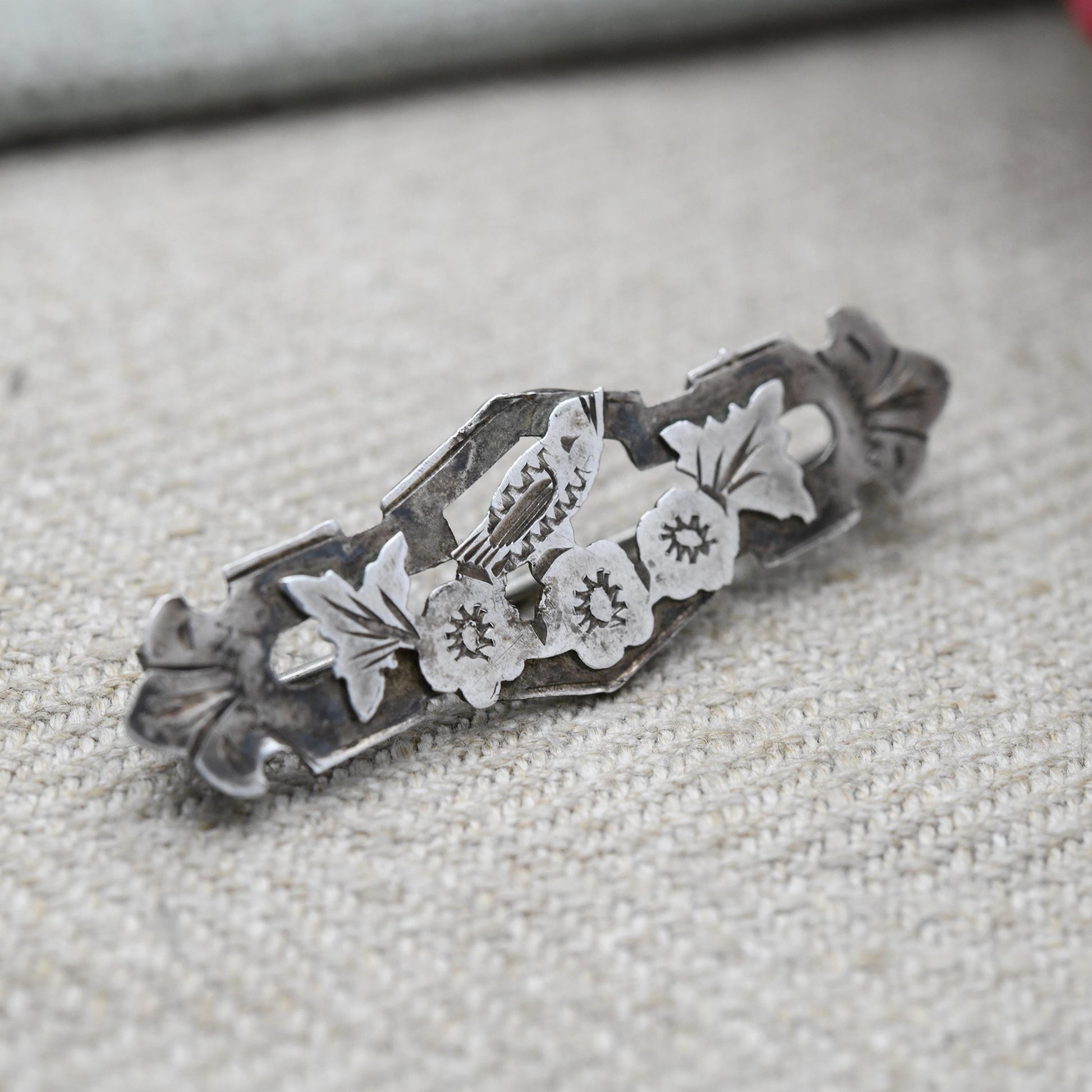 Antique Edwardian Sterling Silver Floral Leaf and Bird Bar Brooch 1915 - Etched and Raised Relief Pin