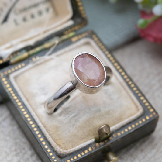 Sterling Silver Peach Gemstone Solitaire Ring - Contemporary Gemporia Design | UK Size - N 1/2 | US Size - 6 3/4