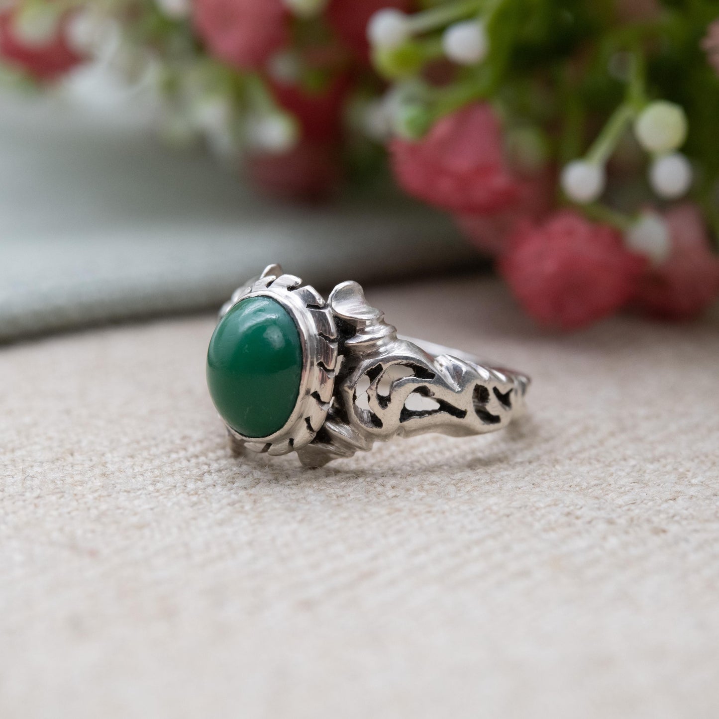 Vintage Studio Sterling Silver Green Cabochon Ring - Ornate Unisex Statement Dress Ring | UK Size - P 1/2 | US Size - 7 3/4