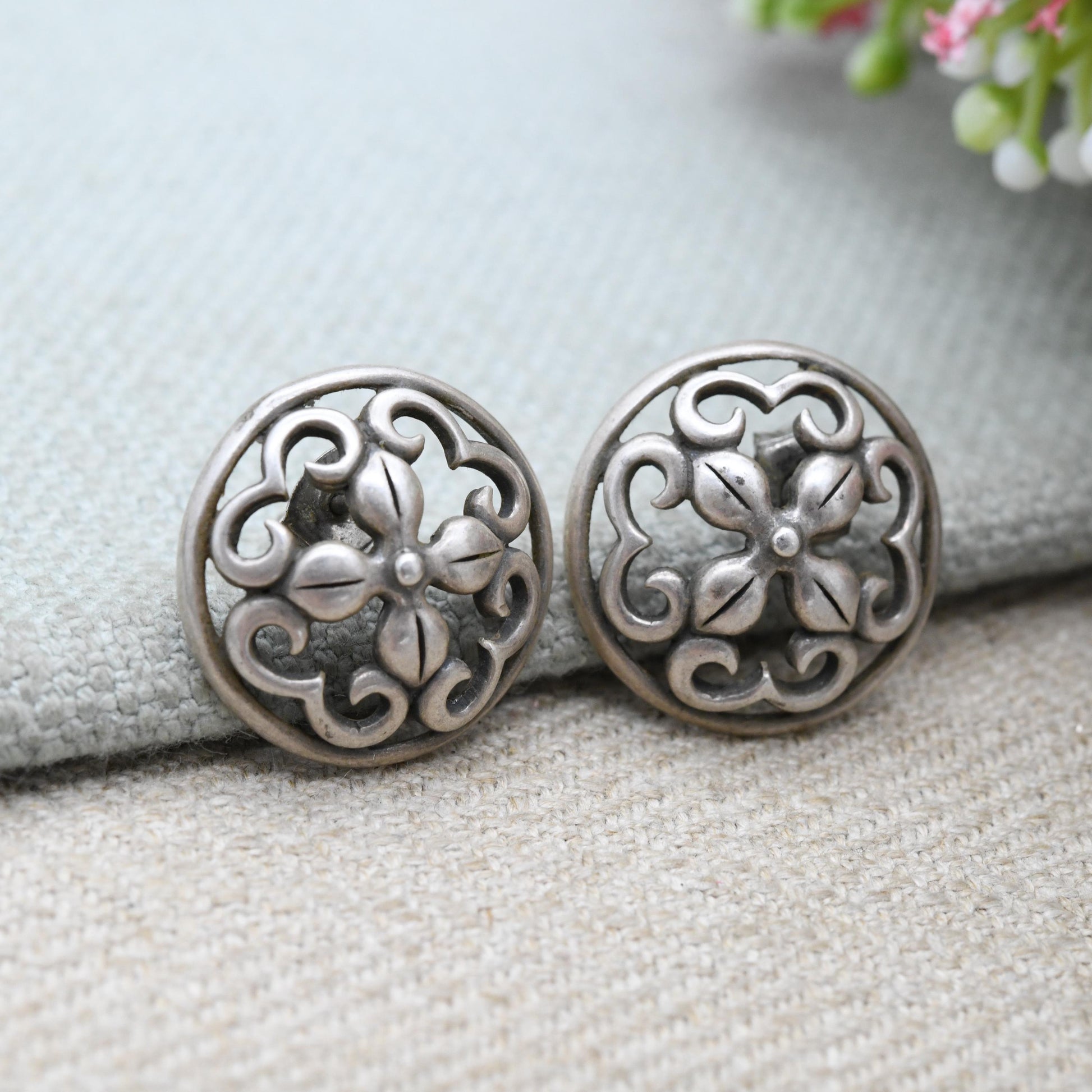 Vintage Sterling Silver Openwork Flower Stud Earrings - Pretty Circle Floral Scrolling Push Back | Minimalist Silver Jewellery Gift for Her