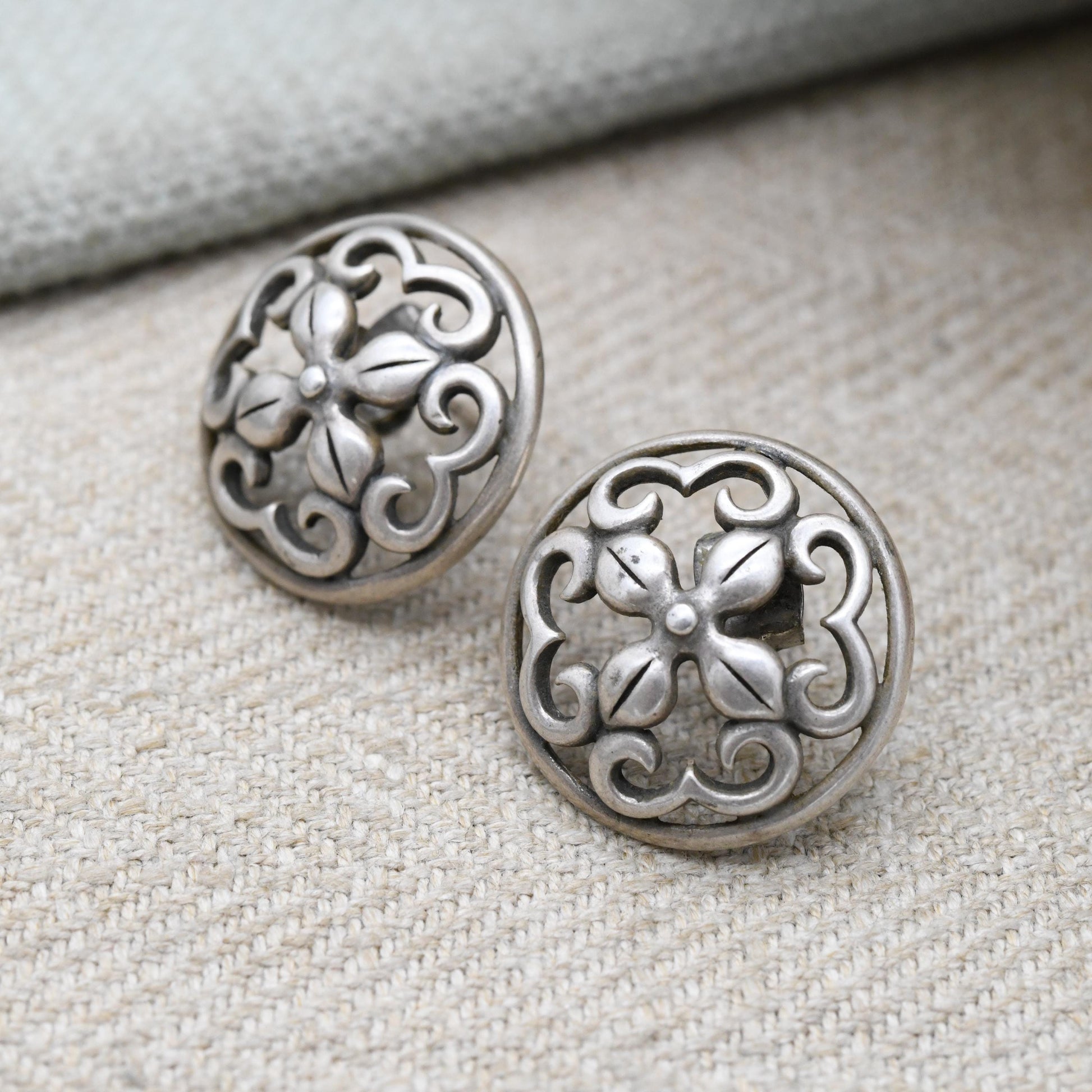 Vintage Sterling Silver Openwork Flower Stud Earrings - Pretty Circle Floral Scrolling Push Back | Minimalist Silver Jewellery Gift for Her