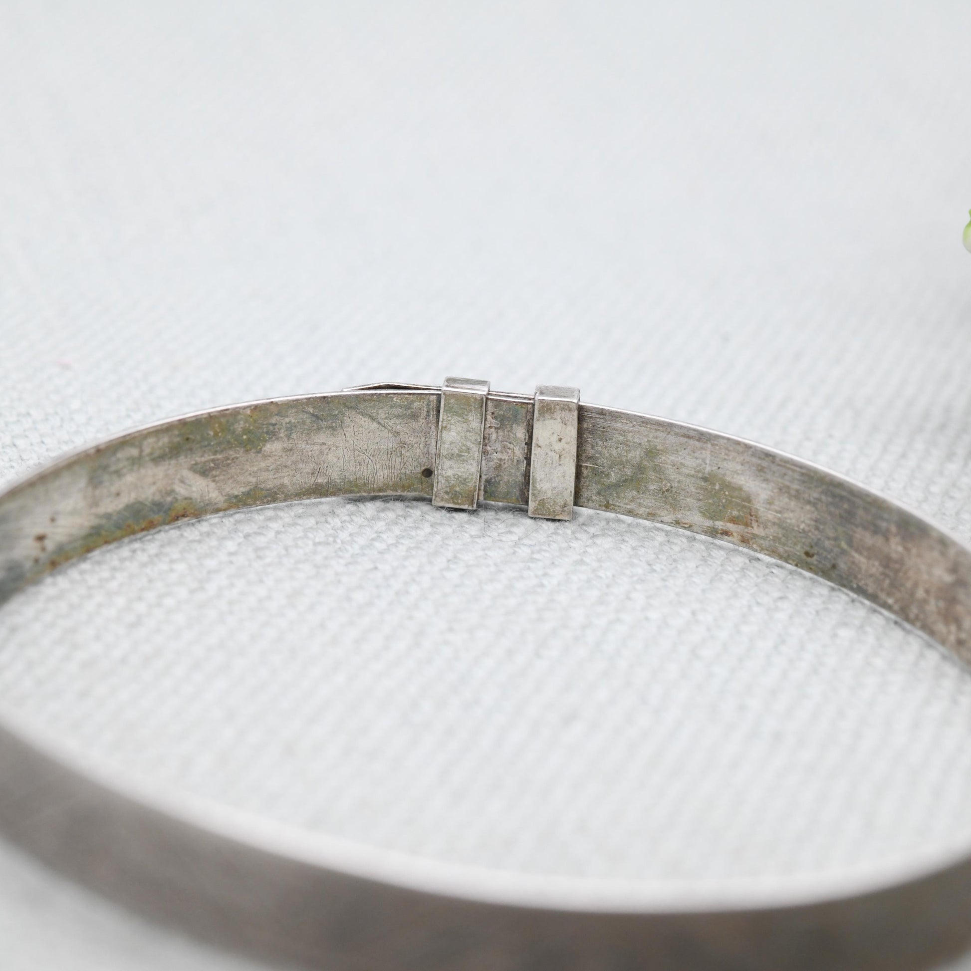Vintage Sterling Silver Engraved Expanding Bangle Bracelet 1980 - Unisex Adjustable Scrolling Pattern | Gift for Her Him