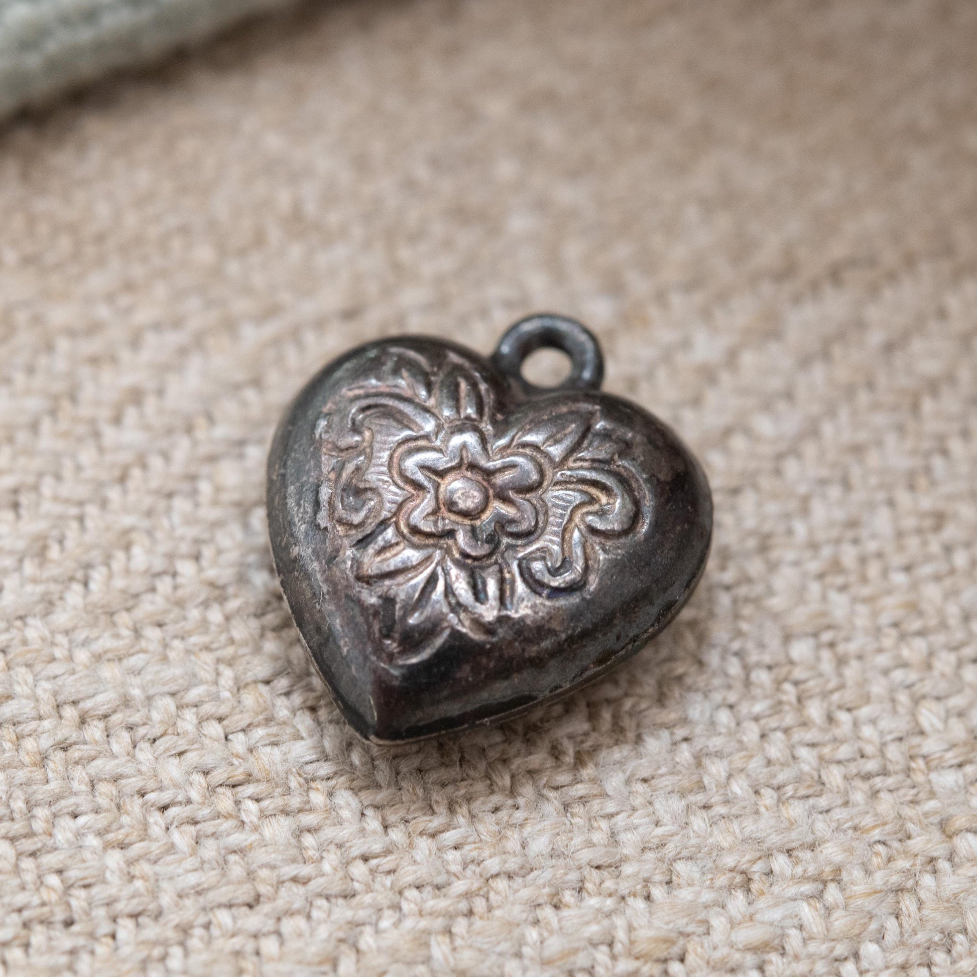 Vintage Silver Love Heart Charm Pendant with Engraved Floral Pattern - Small Puffed Love Heart | Gift for Charm Bracelet