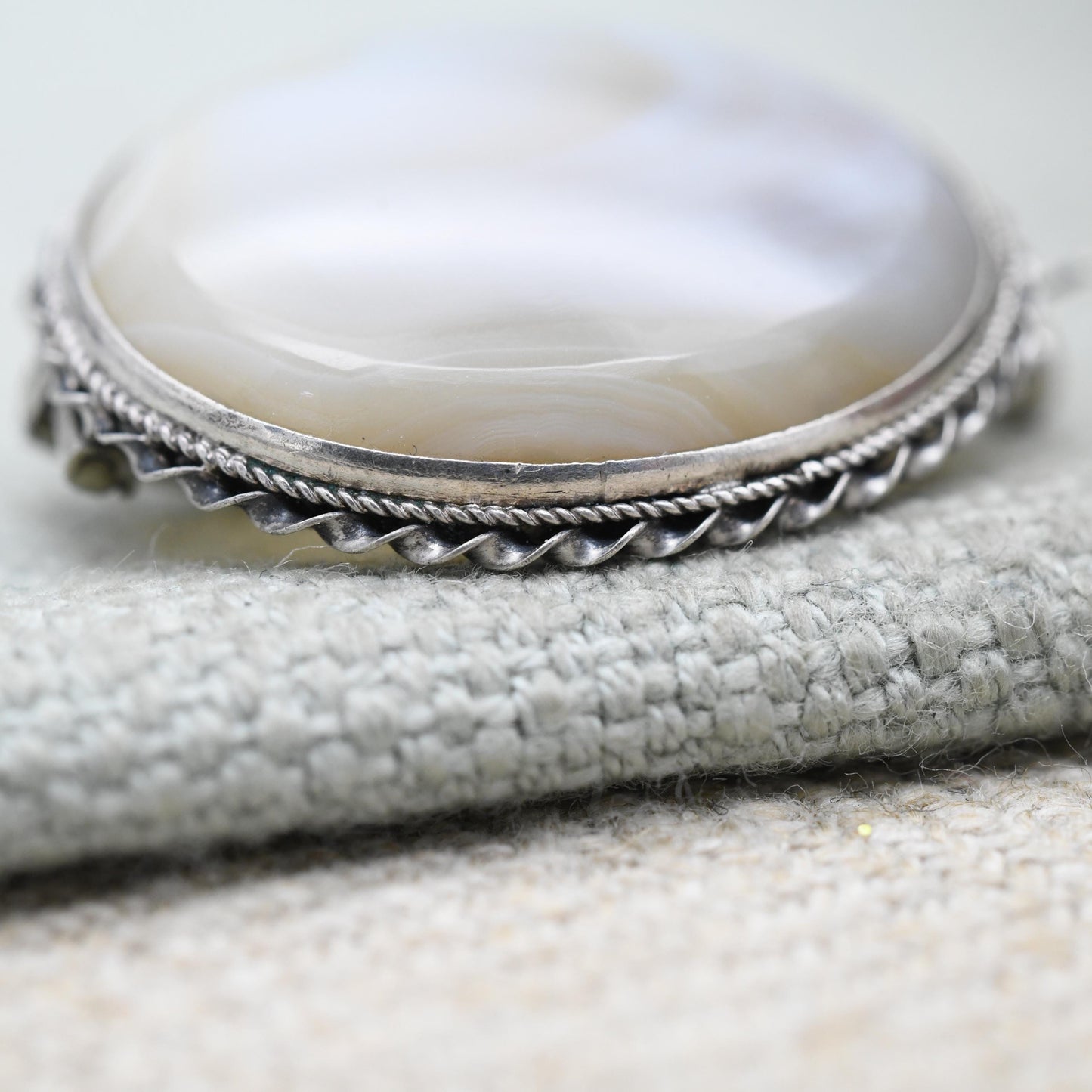Antique Silver Agate Cabochon Brooch c. 1910s - Milgrain and Rope Twist Setting