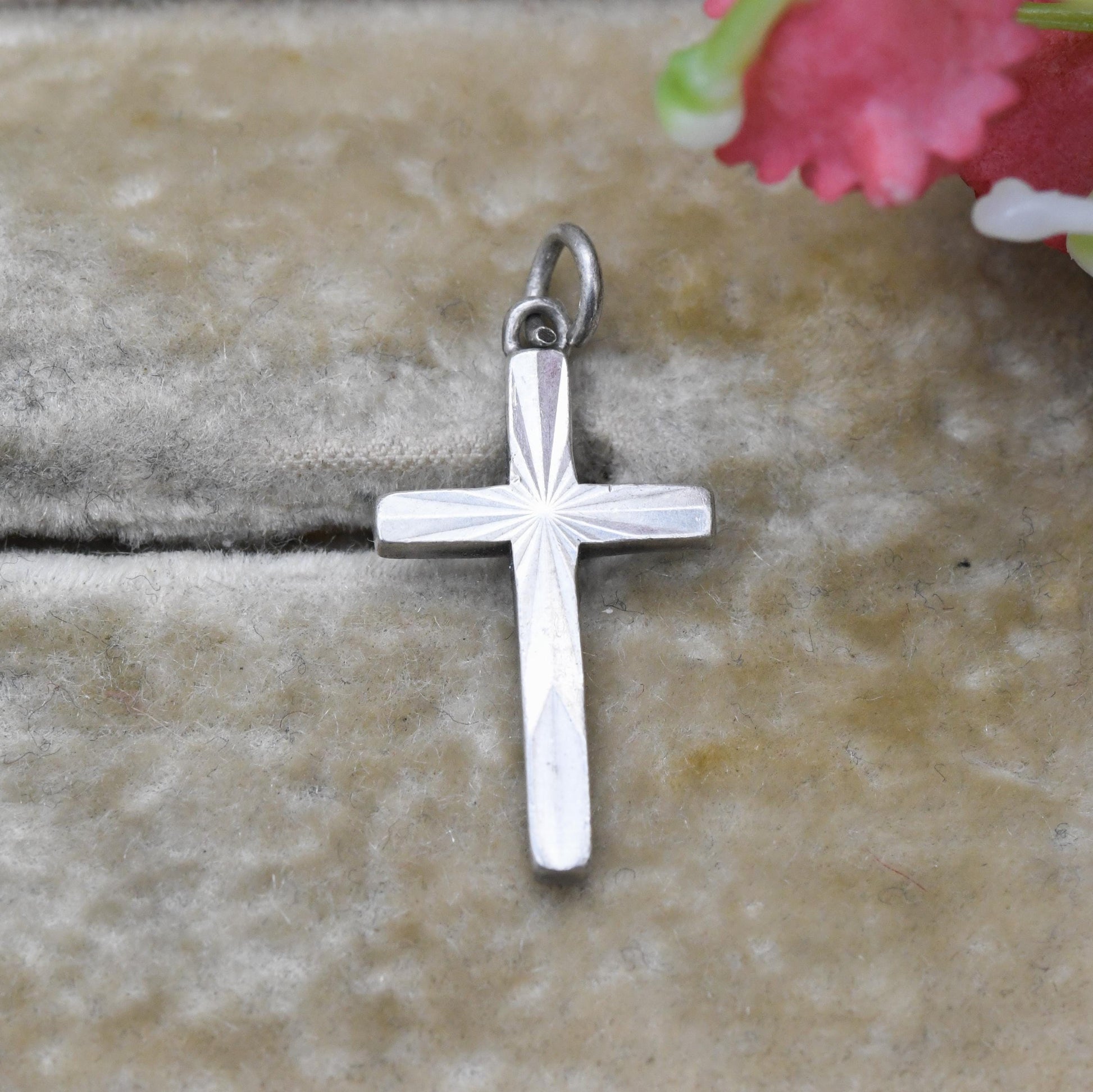 Vintage Sterling Silver Cross Pendant - Religious Gift | Geometric Pattern | Christian Necklace