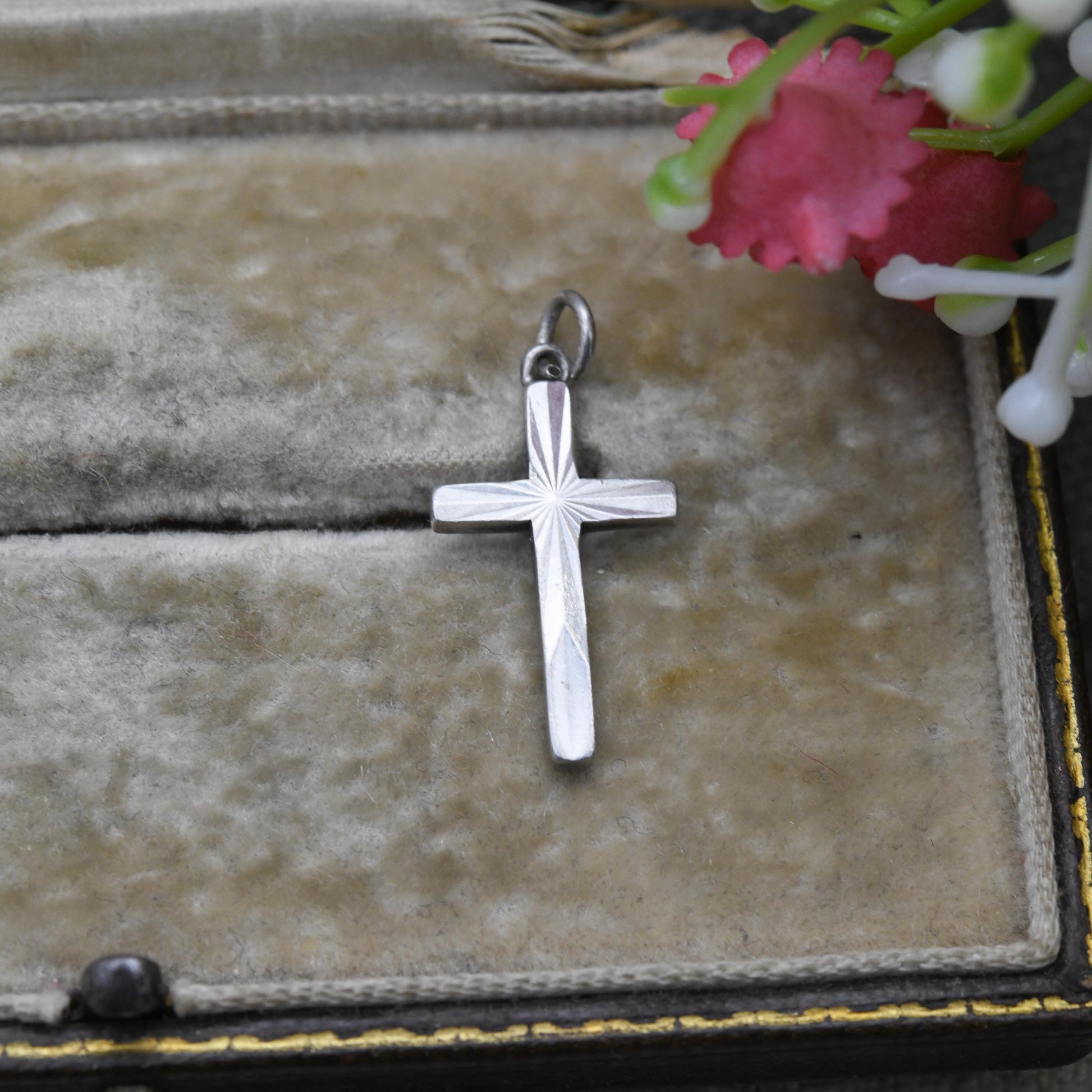 Vintage Sterling Silver Cross Pendant - Religious Gift | Geometric Pattern | Christian Necklace
