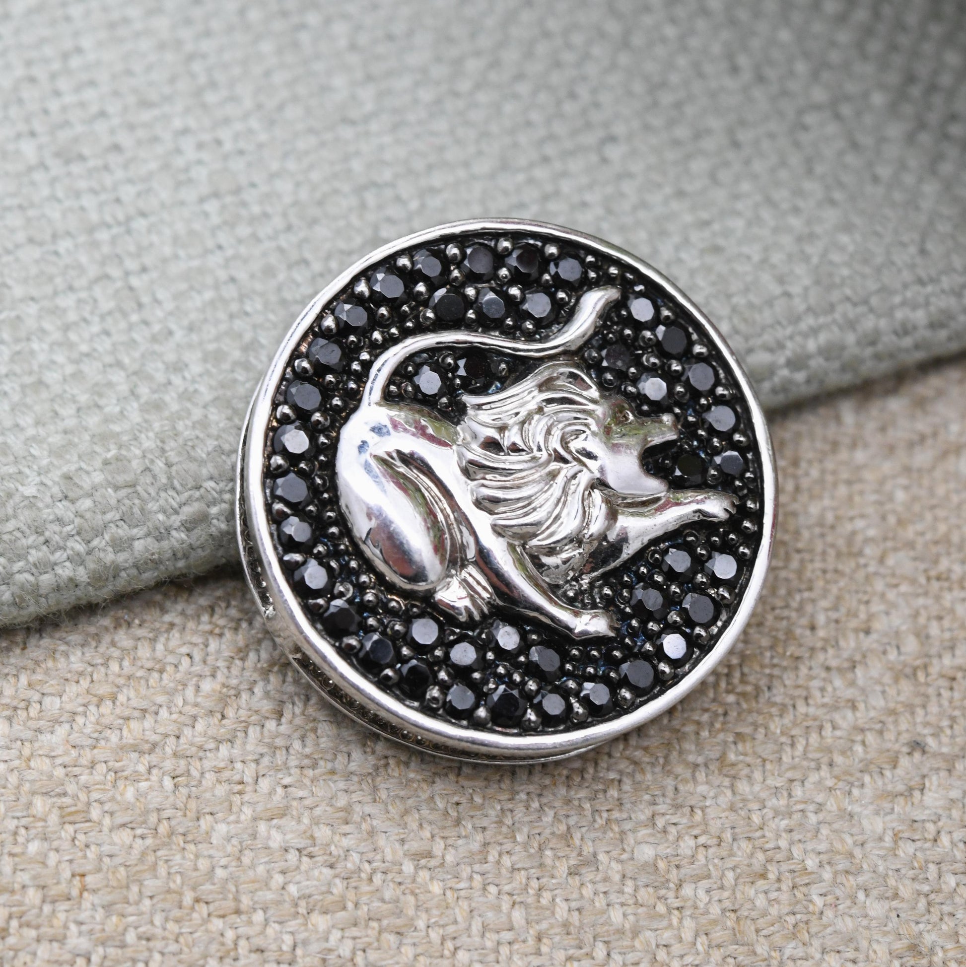 Vintage Sterling Silver Black Stone Lion Leo Pendant - Unusual Slider Necklace | Leo Astrological Zodiac July August Birthday Gift