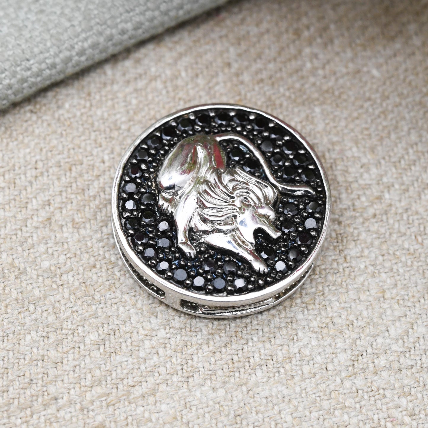 Vintage Sterling Silver Black Stone Lion Leo Pendant - Unusual Slider Necklace | Leo Astrological Zodiac July August Birthday Gift