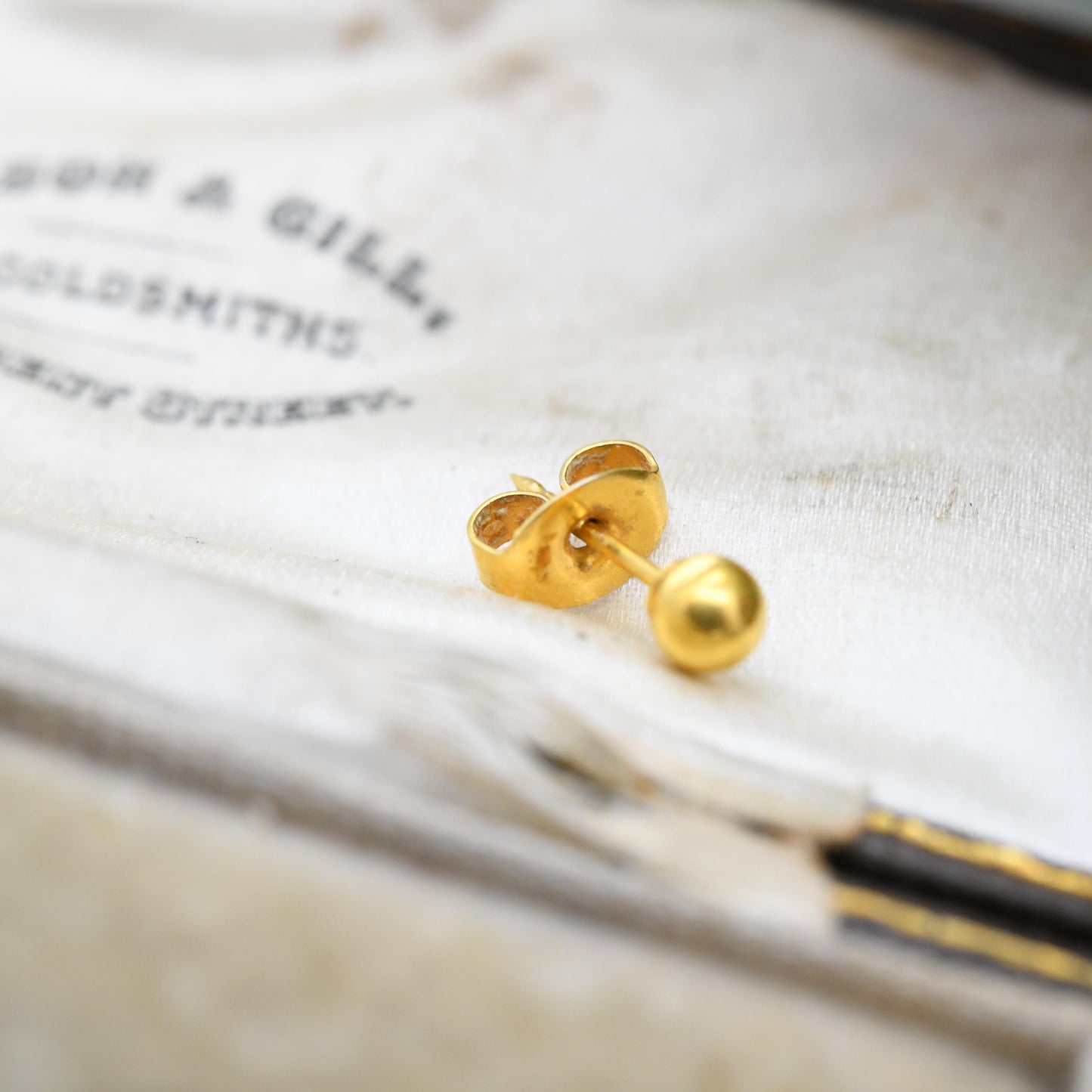 Vintage Single 9ct Yellow Gold Ball Stud Earring with Butterfly Back