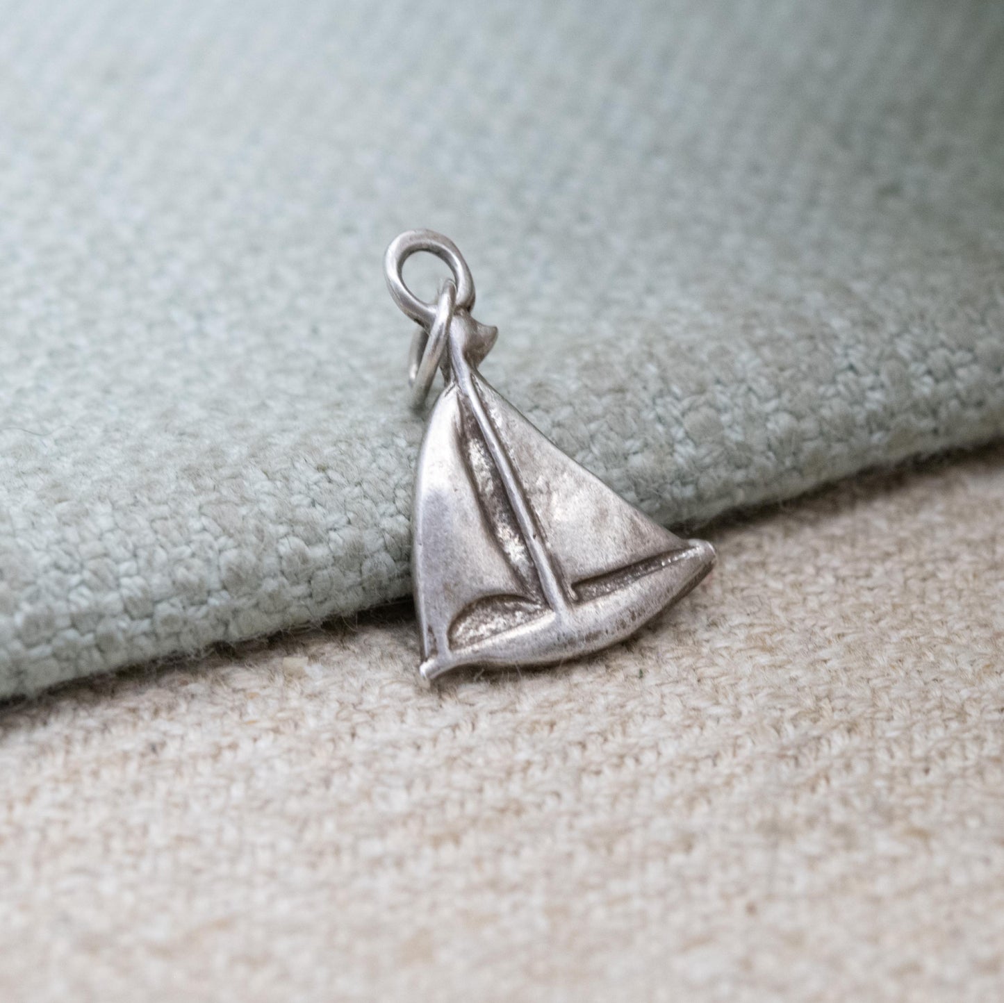 Vintage Silver Sailing Boat Charm Pendant - Cute Little Yacht | Ship | Gift for Charm Bracelet