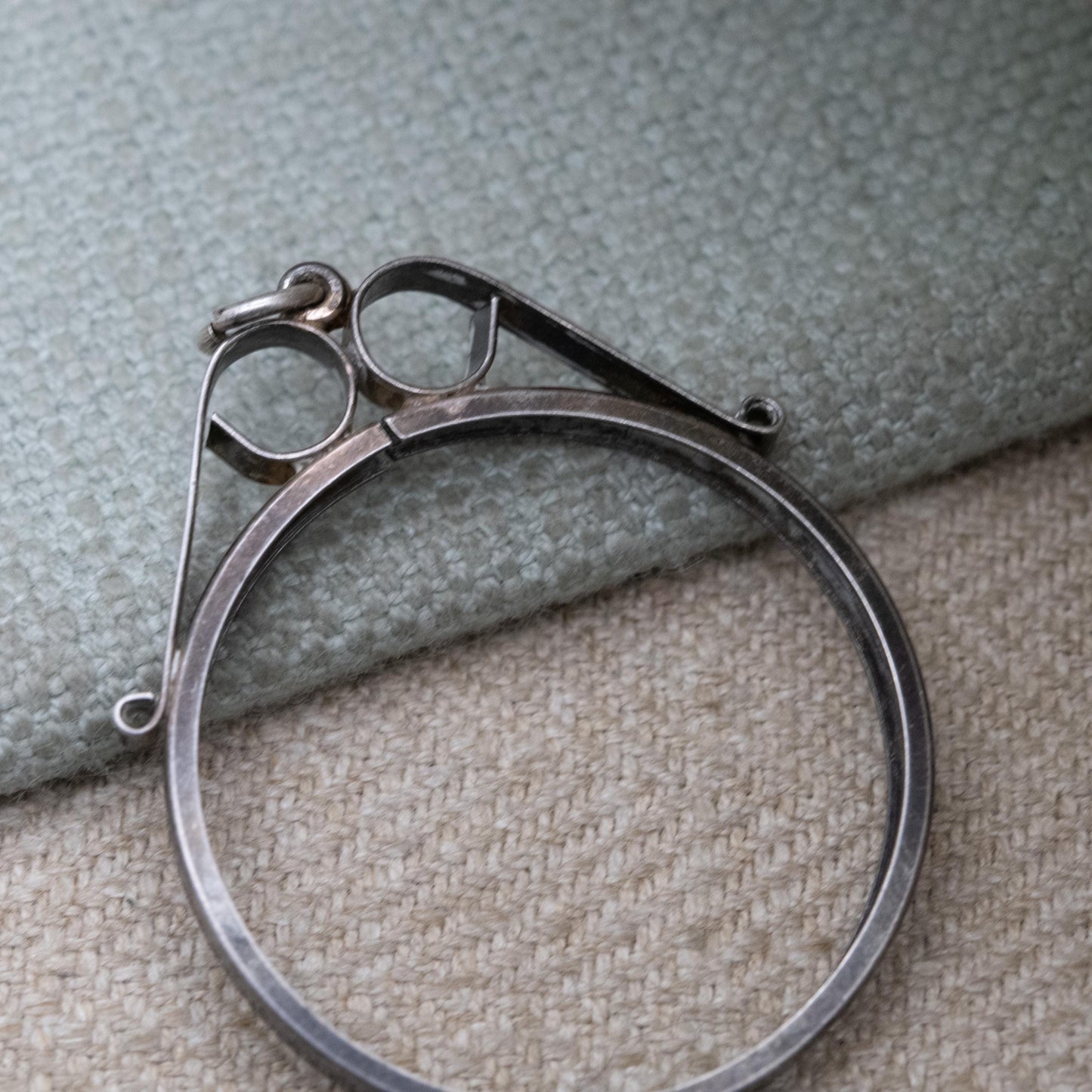 Vintage Sterling Silver Coin Mount Pendant 1970s – For Half Crown | Bold Setting | Retro Statement Jewellery | Ornate