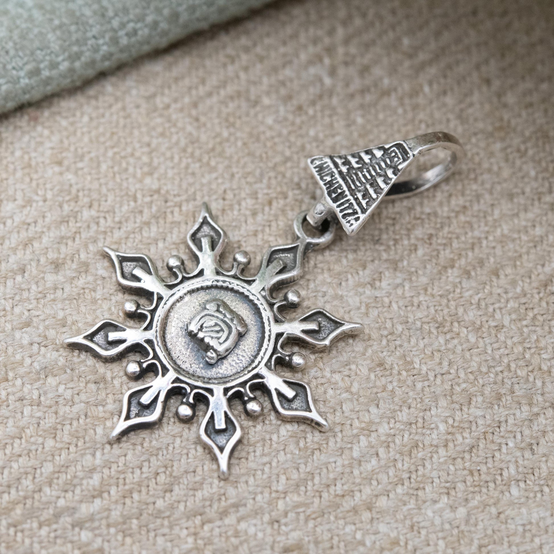 Vintage Mexican Sterling Silver Chichen Itza Pendant – Dangle Design | Pyramid | Signed Mexico 925 | Travel Souvenir Jewellery