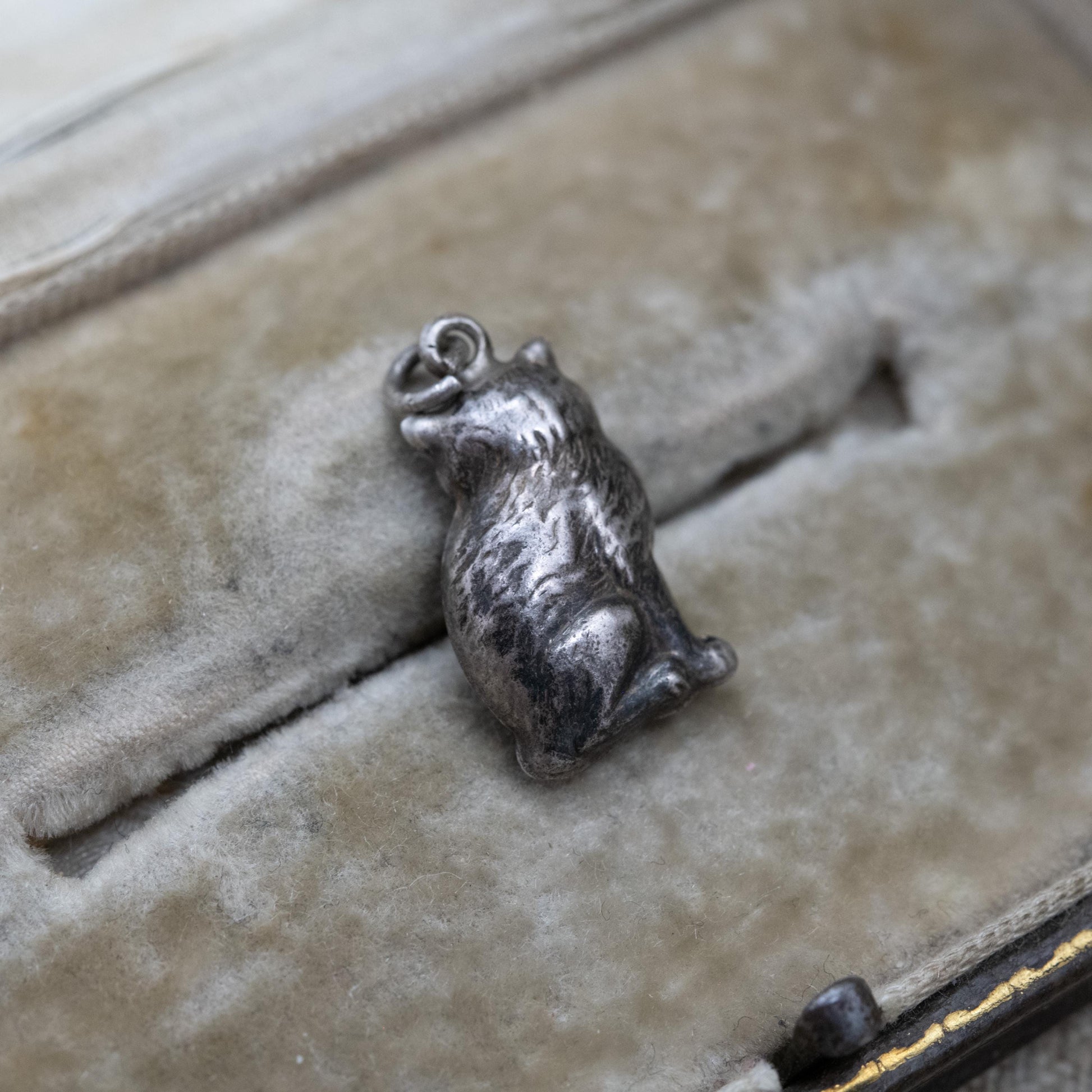Vintage Sterling Silver Cat Charm Pendant - Novelty Animal Jewellery | Seated Sitting Cat