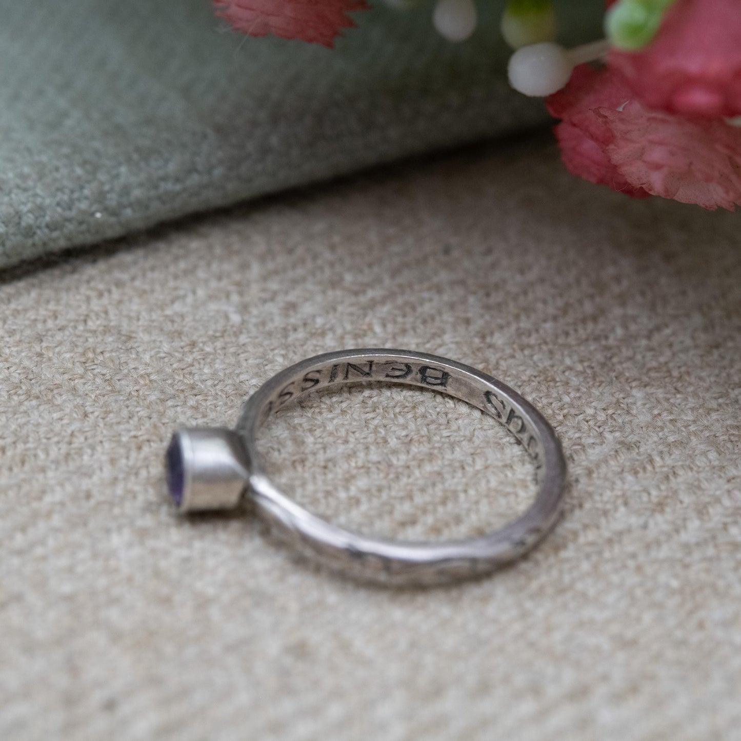 Vintage Silver Amethyst Solitaire Posy Ring – Bezel Set Floral Band | “Que Dieu Vous Bénisse” Inscription | May God Bless You