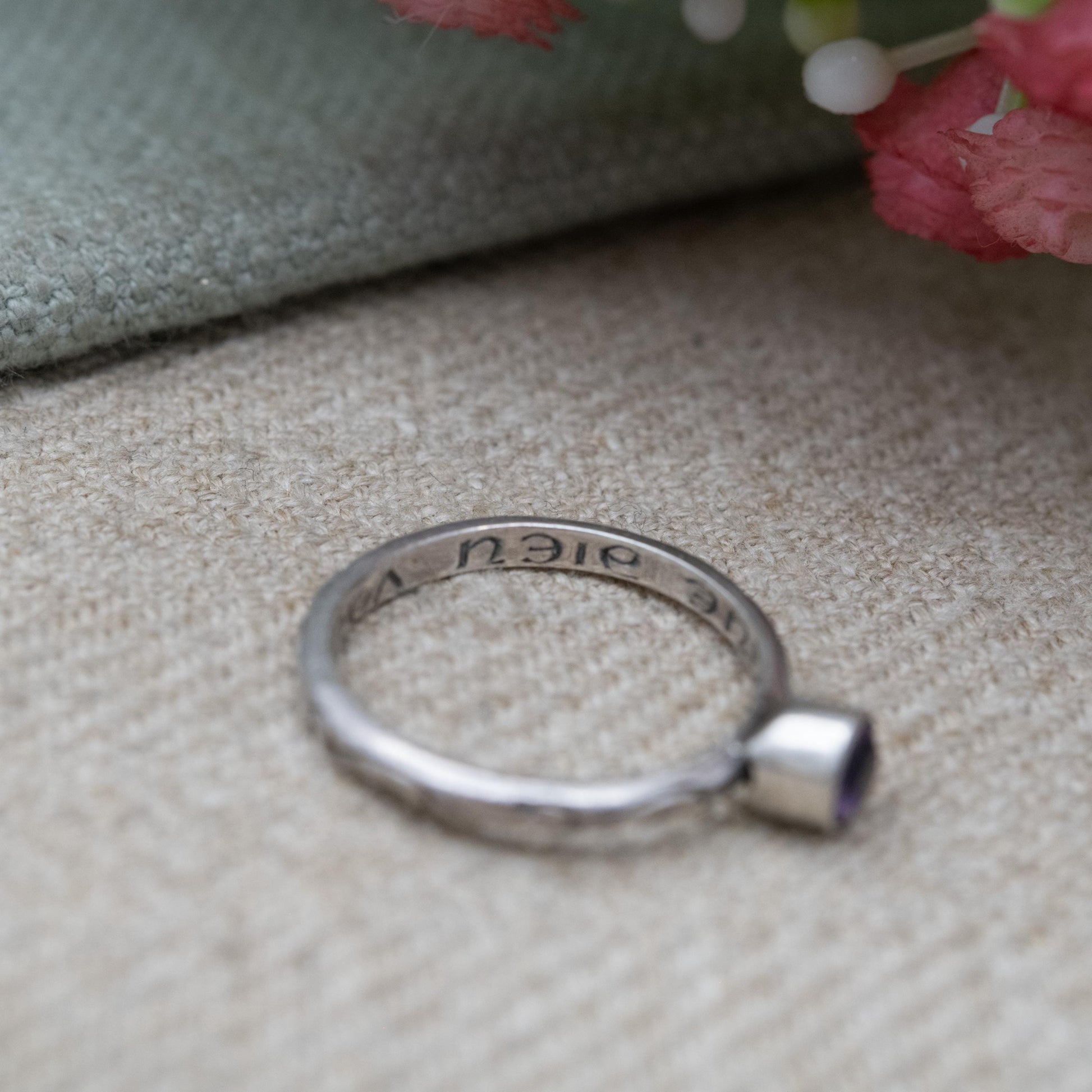Vintage Silver Amethyst Solitaire Posy Ring – Bezel Set Floral Band | “Que Dieu Vous Bénisse” Inscription | May God Bless You