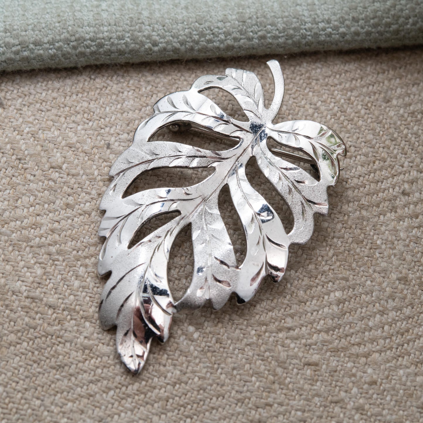 Vintage Ward Brothers Sterling Silver Leaf Brooch 1972 - Mid-Century Floral Designer Jewellery | Gift for Nature Lover