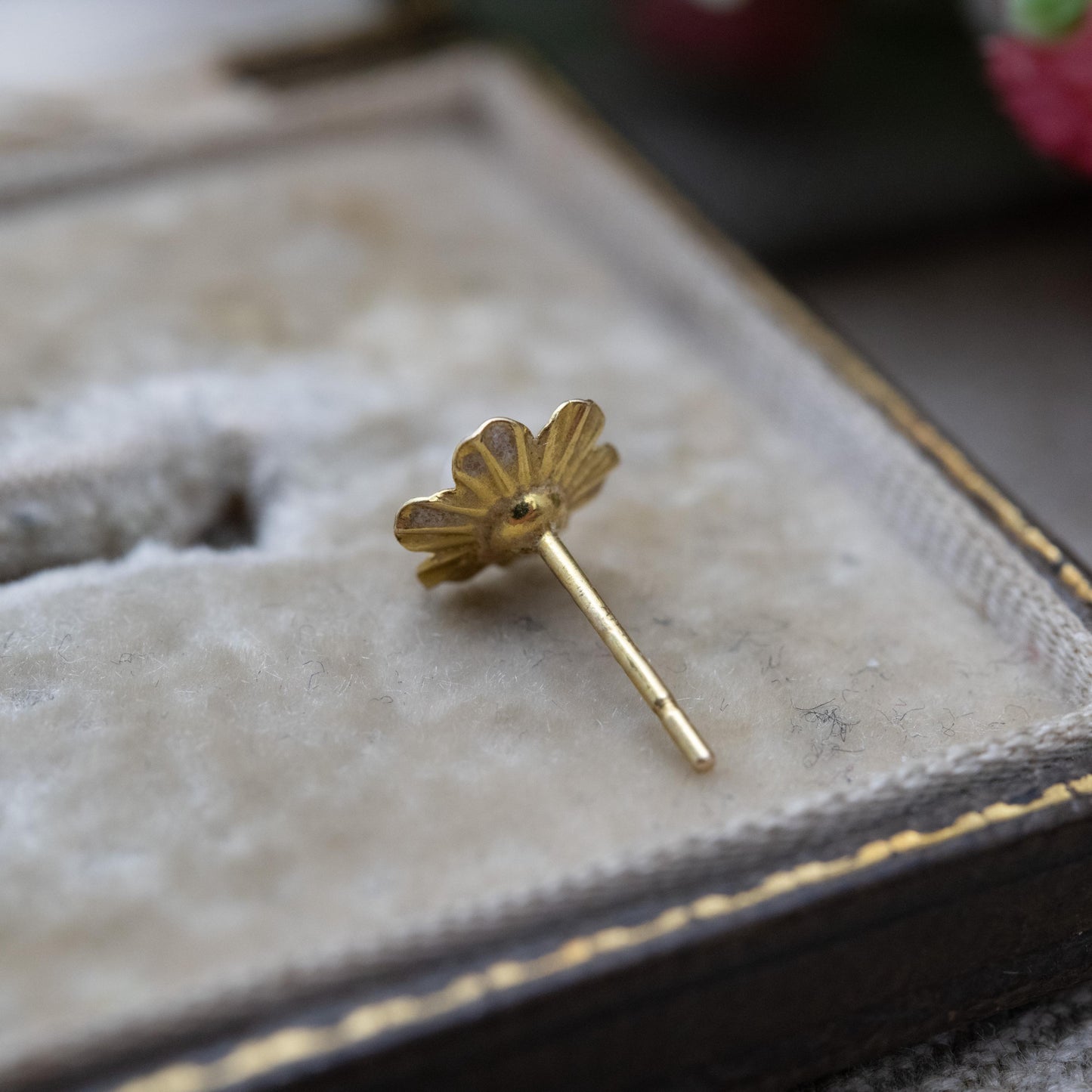 Single 9ct Gold Pearl Flower Stud Earring with UK Hallmarks 1978